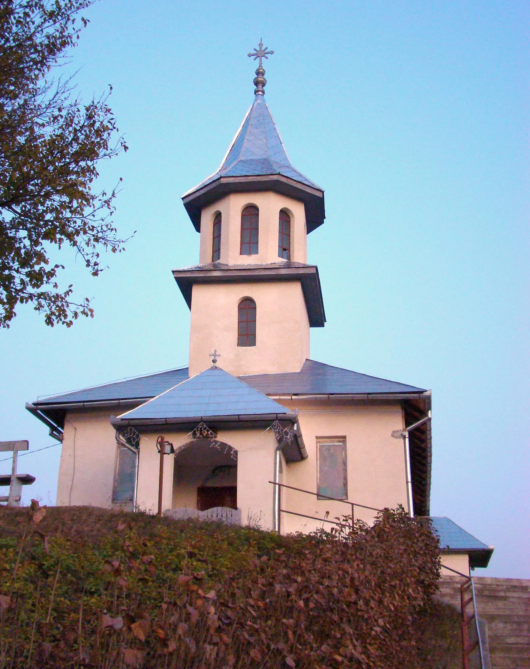 Photo showing: Biserica de lemn „Sf.Arhangheli” din Băla, județul Mureș