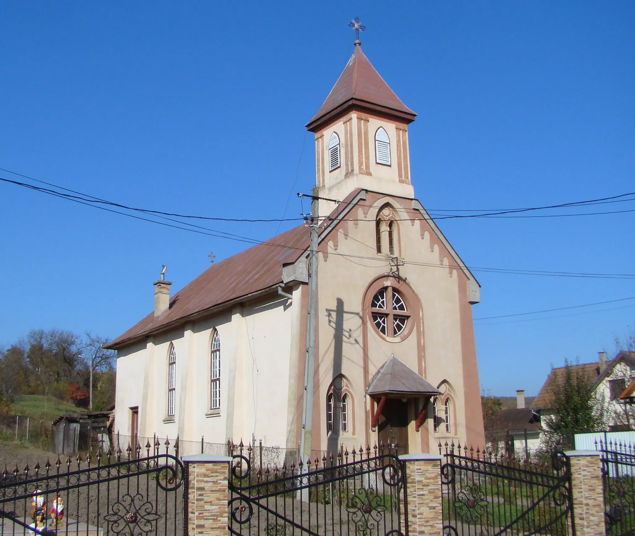 Photo showing: Roman Catholic church in Beica de Jos, Mureș County, Romania