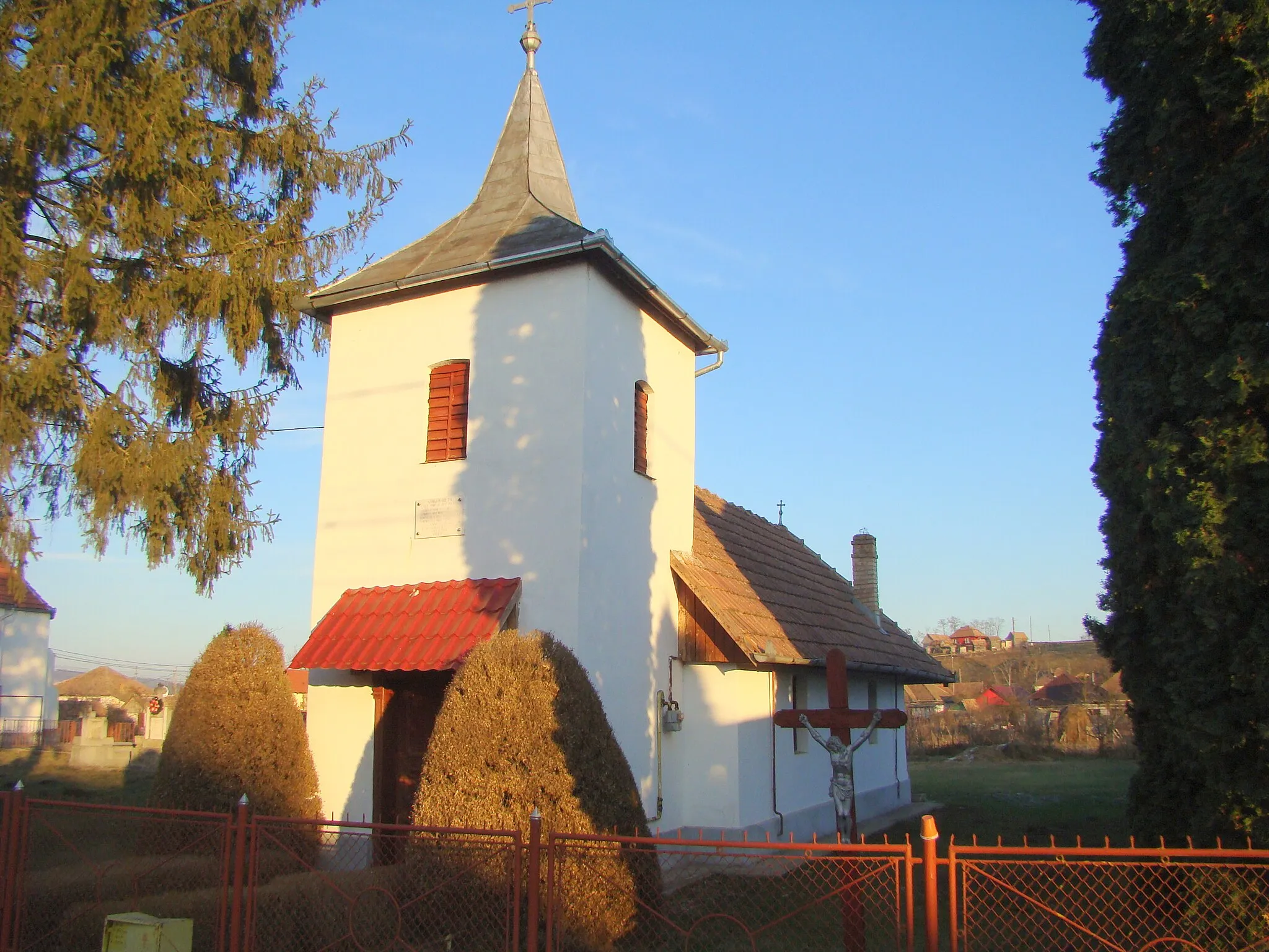 Photo showing: Roman Catholic church in Bogata, Mureș county, Romania