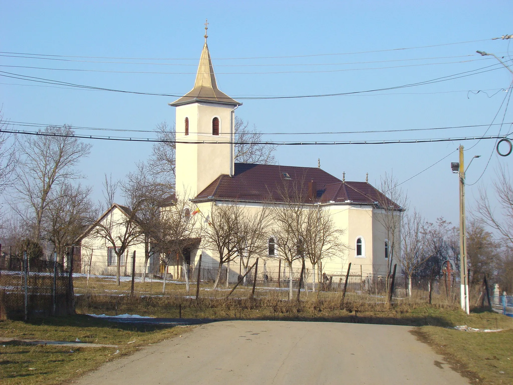 Photo showing: Orthodox church in Petrilaca, Mureș county, Romania
