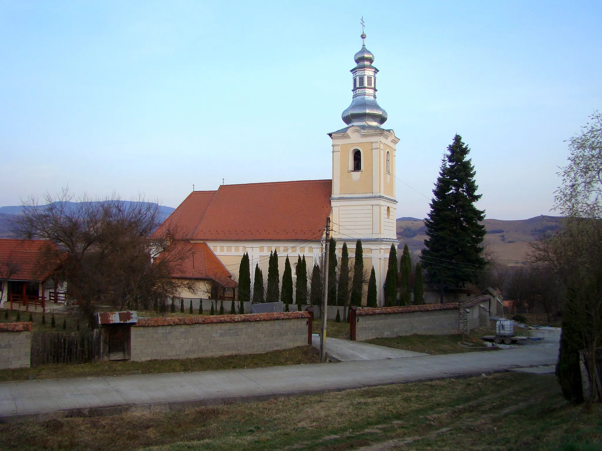 Photo showing: Roman Catholic church in Dămieni, Mureș County, Romania