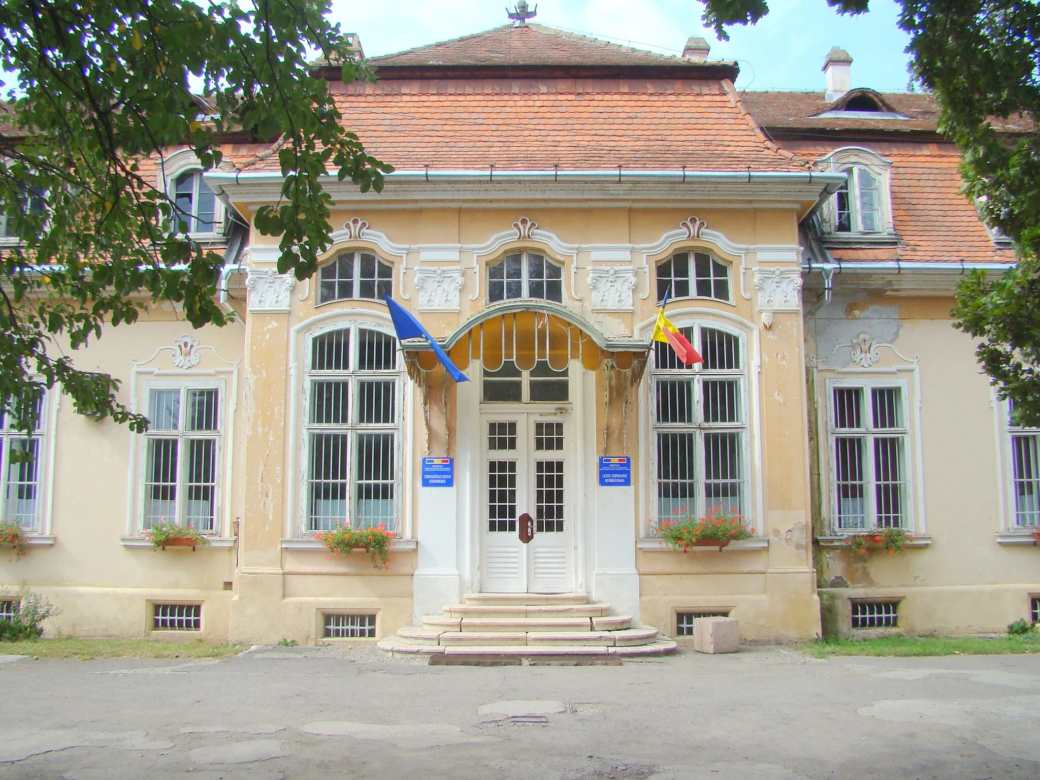 Photo showing: Teleki castle in Dumbrăvioara, Mureş county, Romania