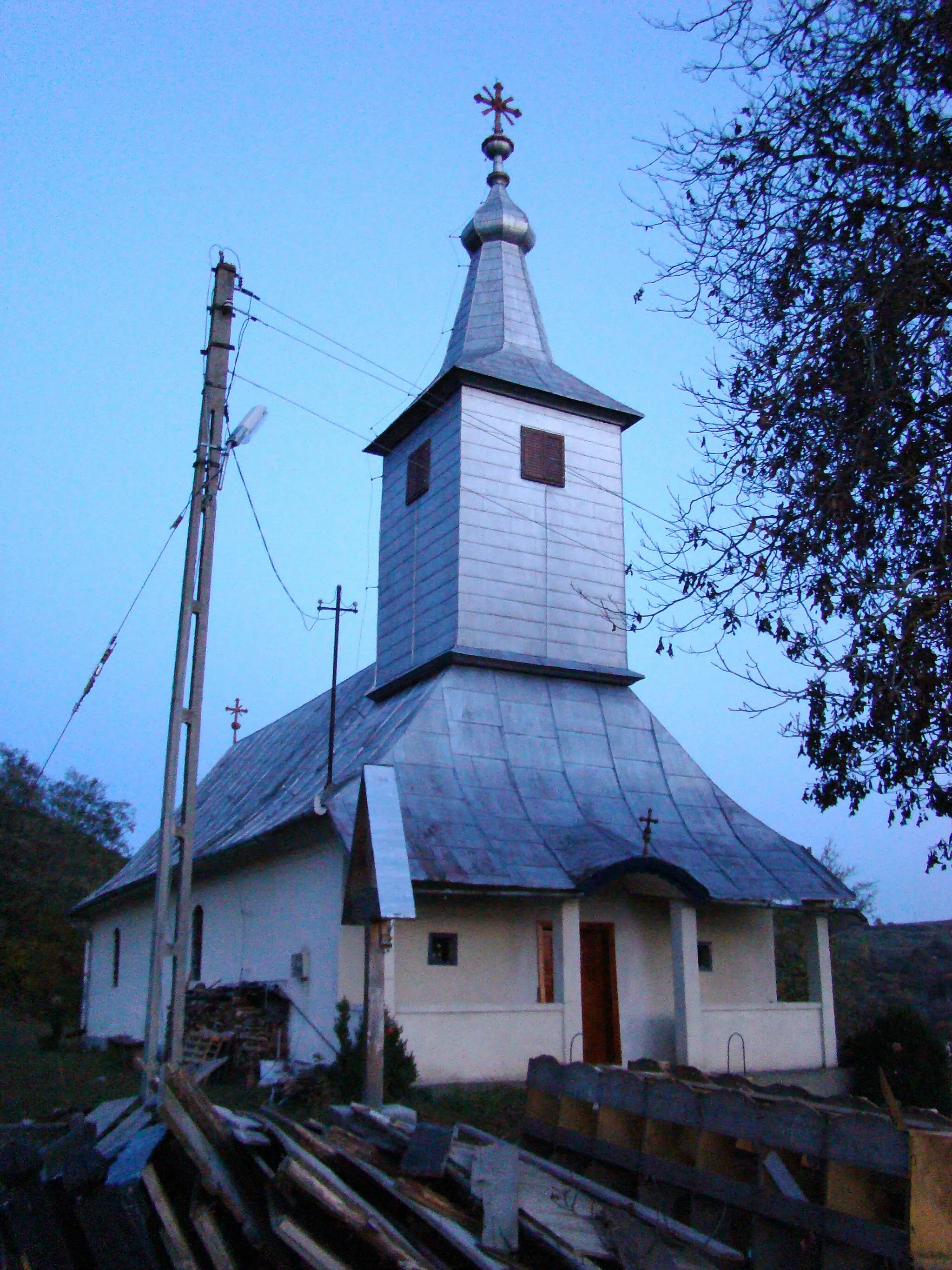 Photo showing: Biserica de lemn „Sf.Arhangheli” din Poarta, județul Mureș
