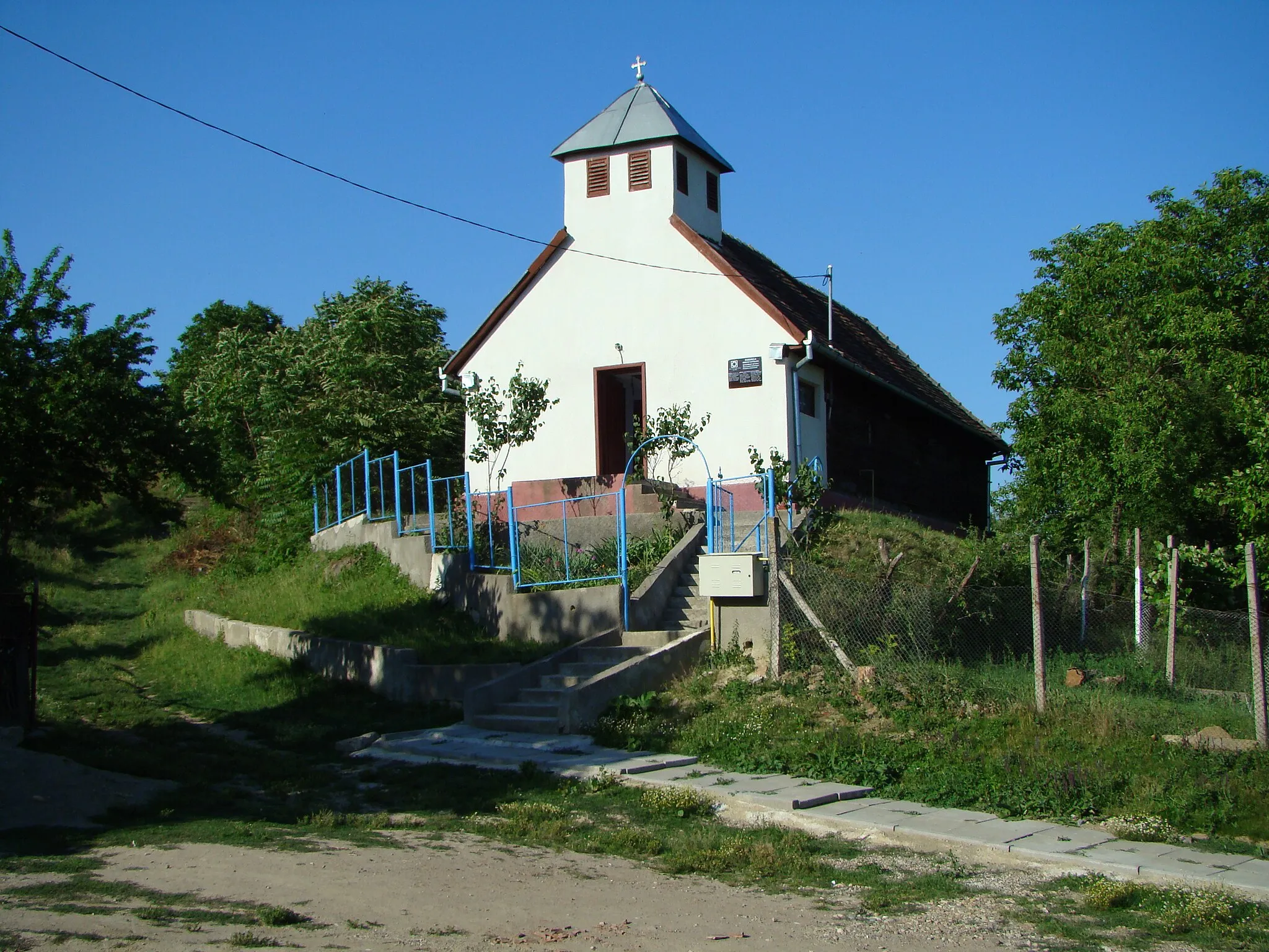 Photo showing: Biserica de lemn greco-catolică din Cuștelnic