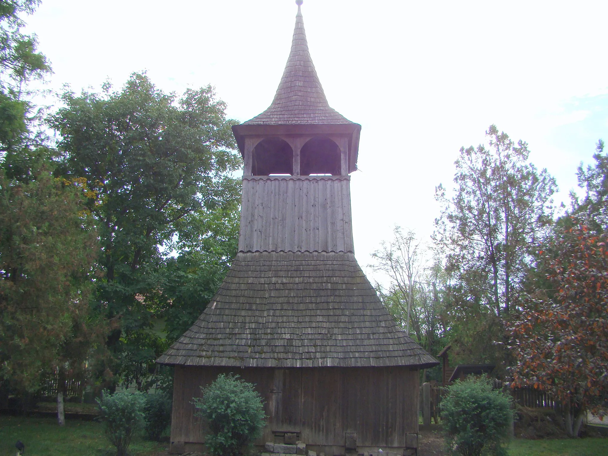 Photo showing: Bell tower of the reformed church in Periș, Mureş county, Romania