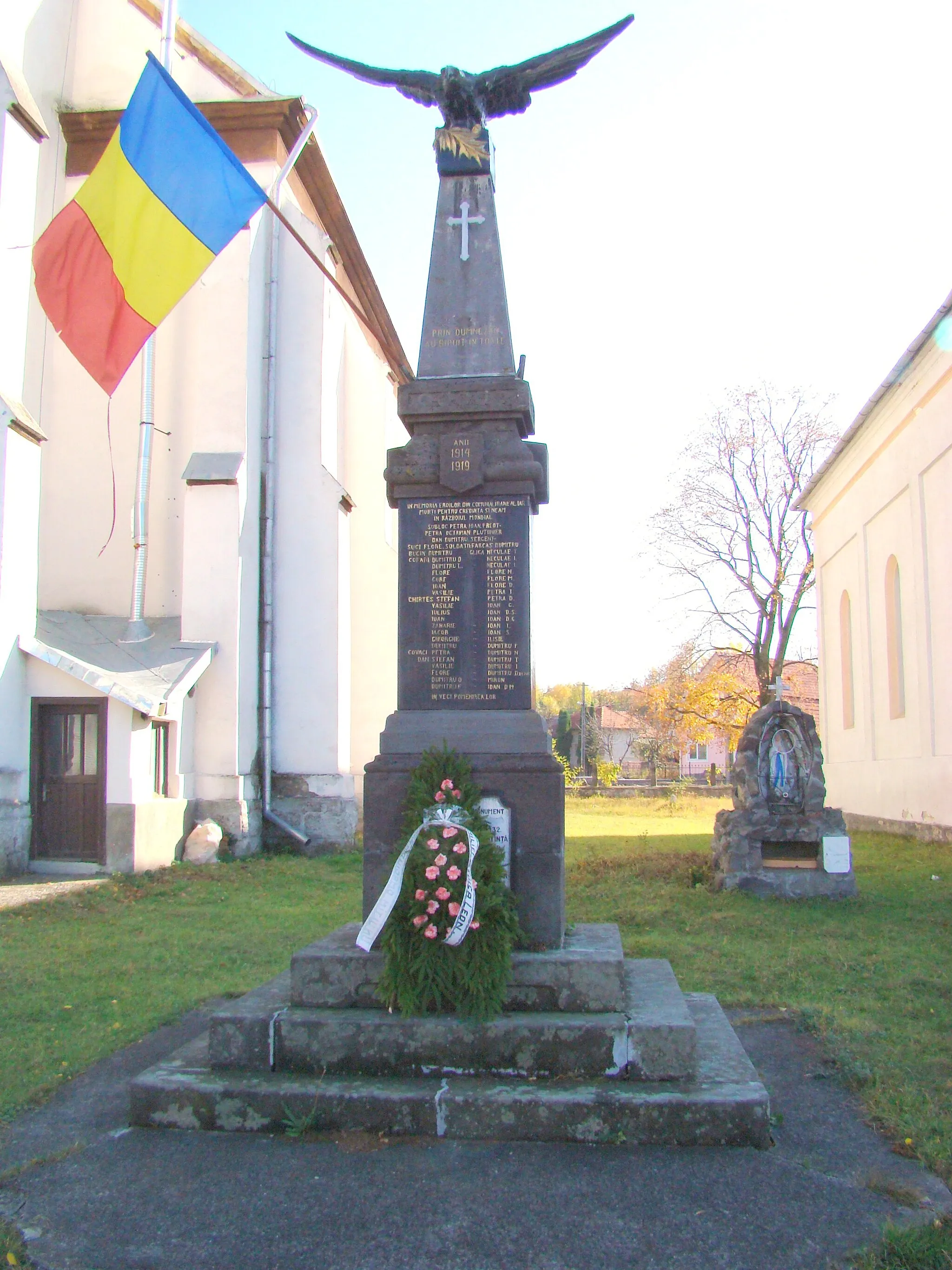 Photo showing: Monumentul eroilor din Ibănești, județul Mureș