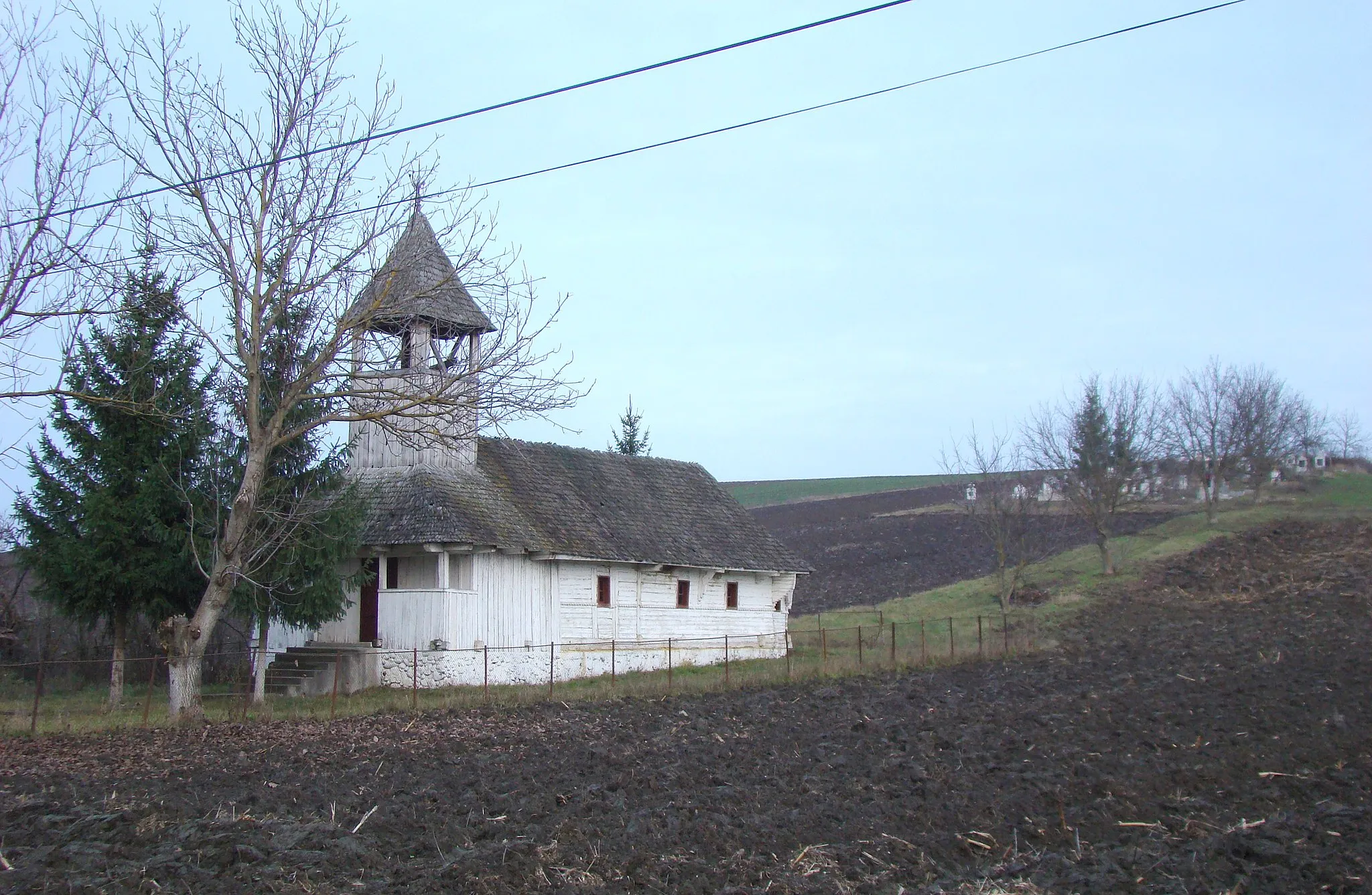 Photo showing: Biserica de lemn „Sf.Arhangheli” din Mădărășeni, județul Mureș