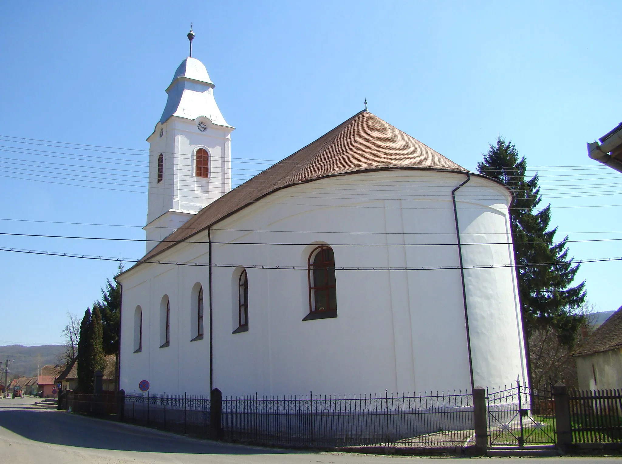 Photo showing: Reformed church in Măgherani, Mureș county, Romania