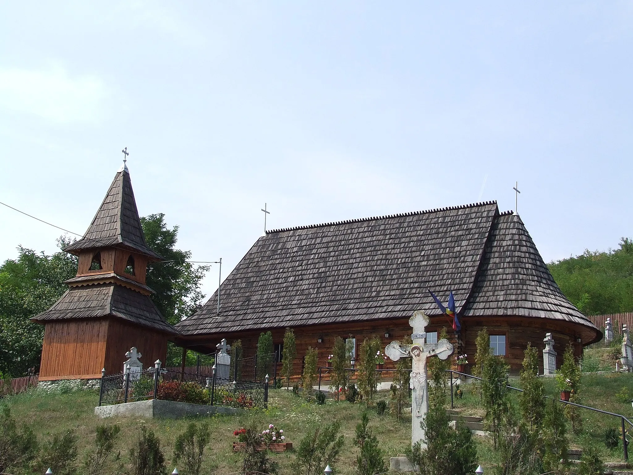 Photo showing: Biserica de lemn din Abuş, judeţul Mureş.