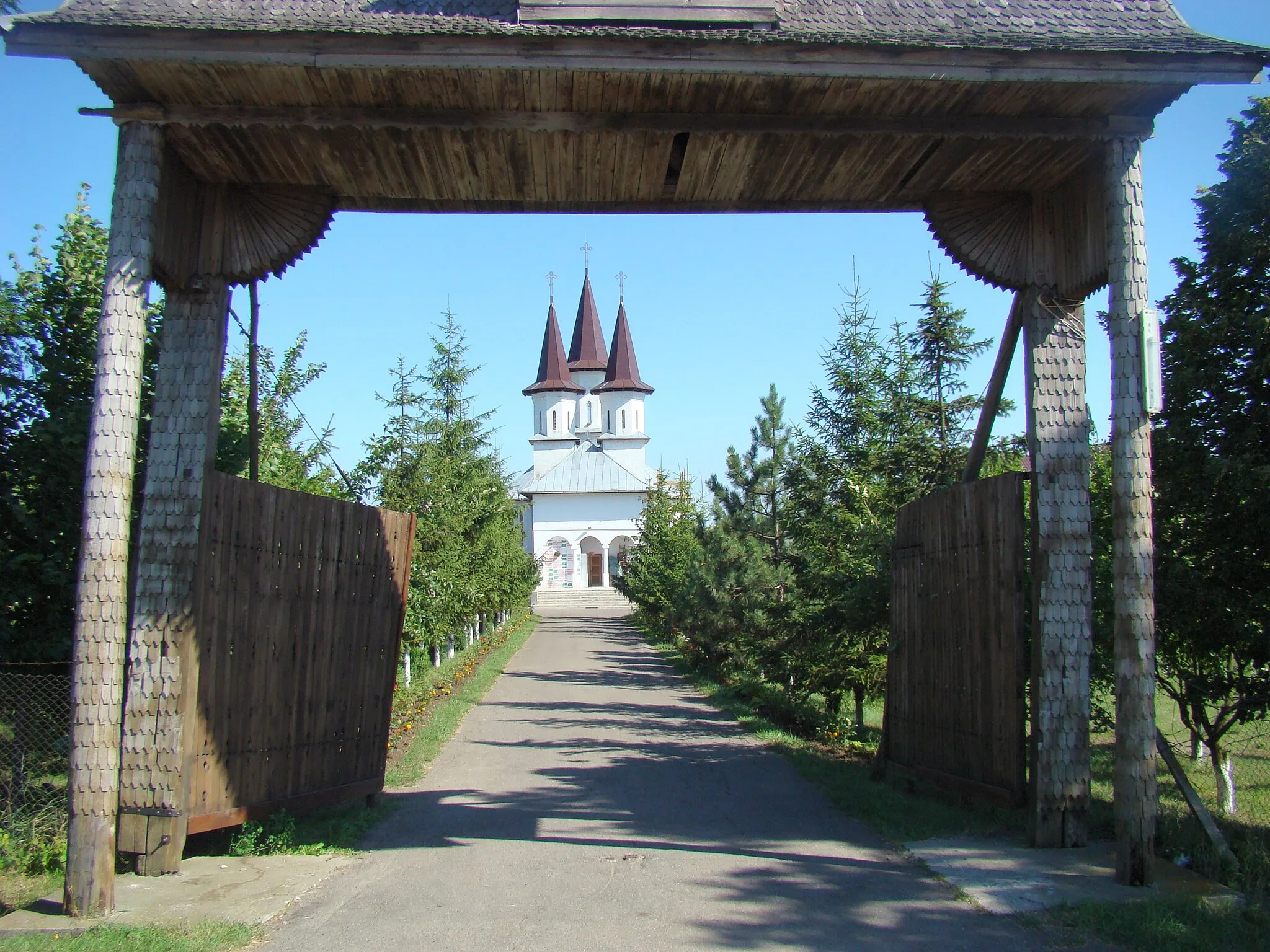 Photo showing: Sânger-Chimitelnic monastery, Mureş county, Romania