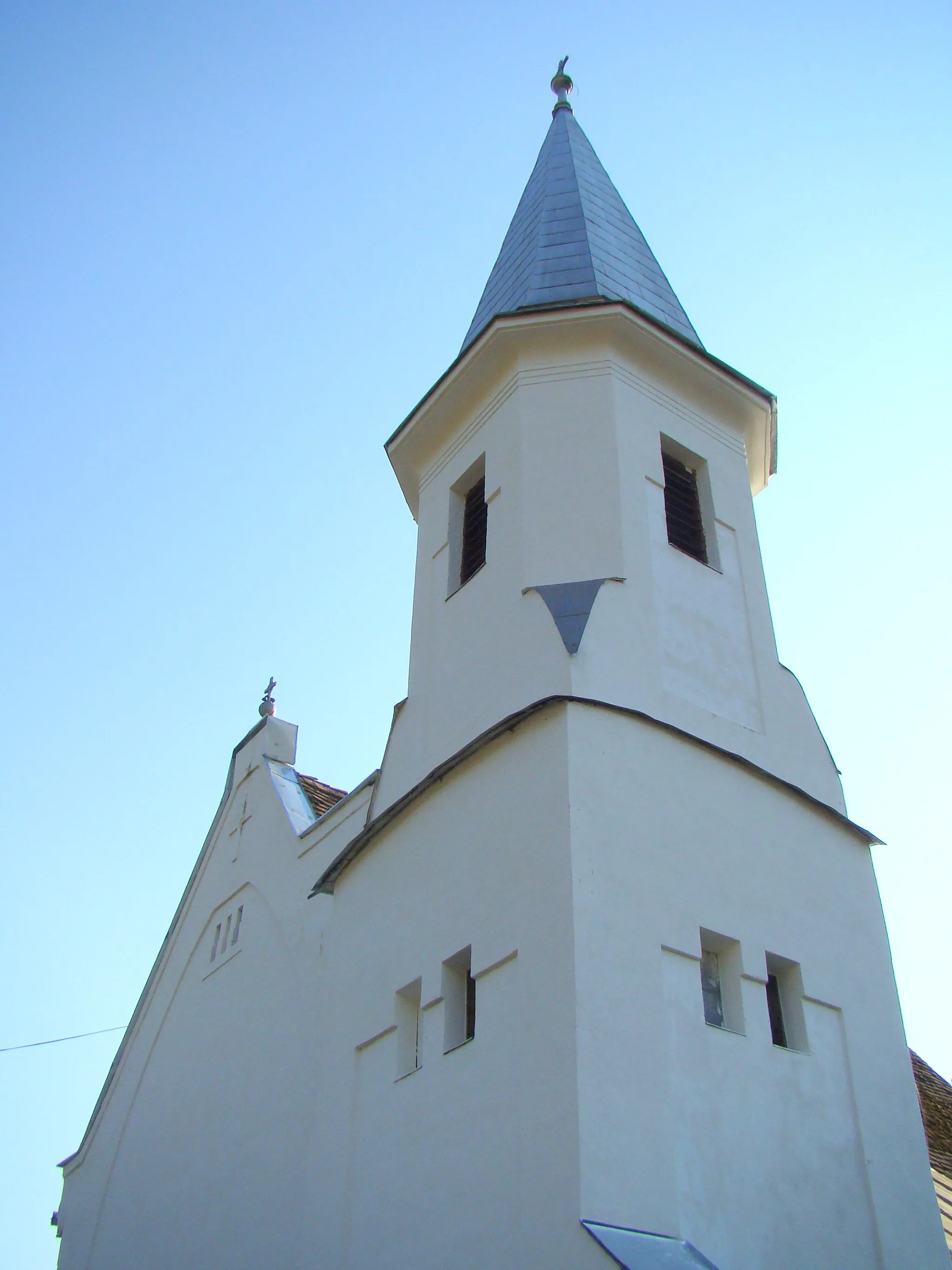 Photo showing: Roman Catholic church in Sălașuri, Mureș county, Romania