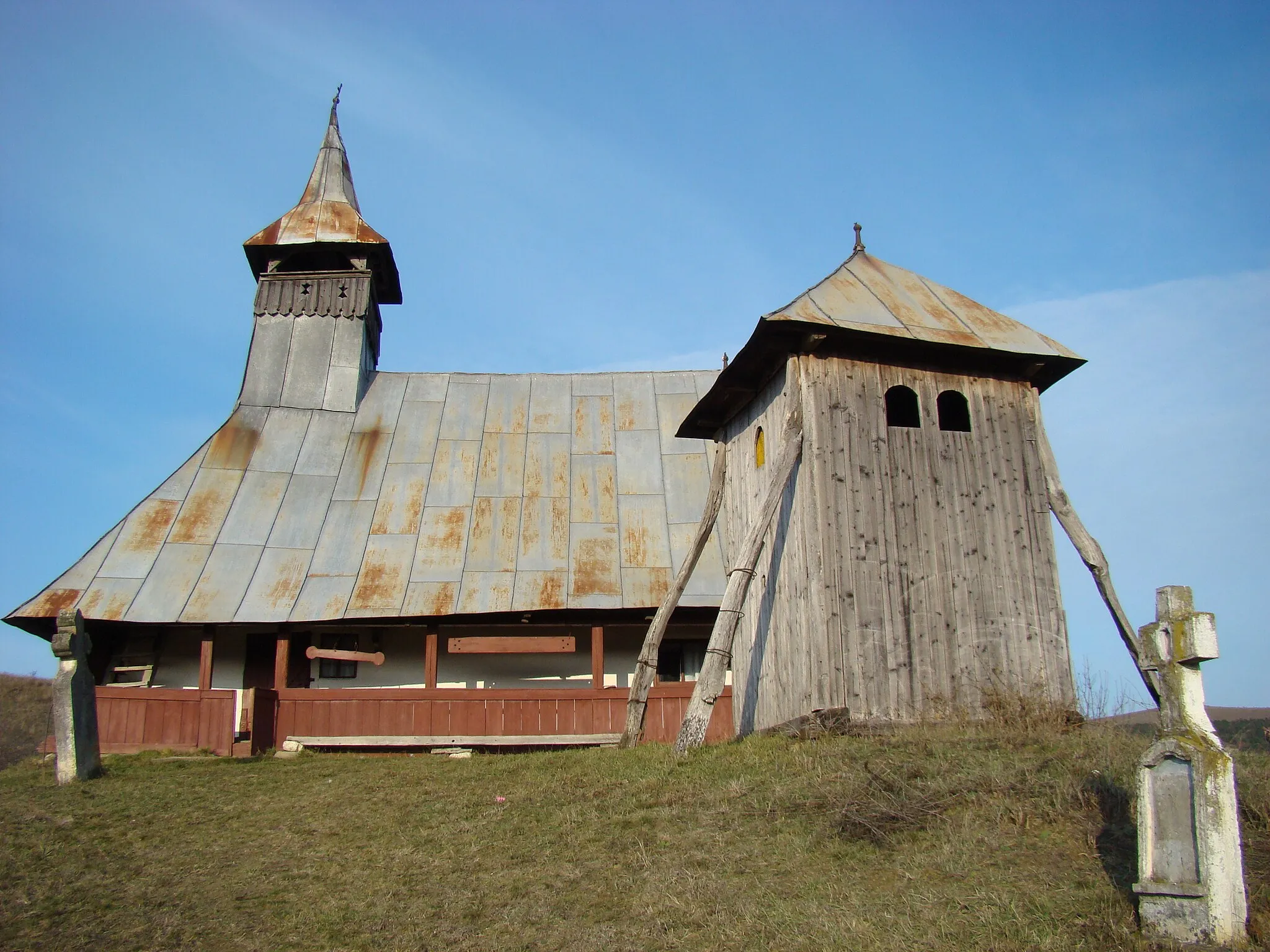 Photo showing: Biserica de lemn „Sf.Arhangheli” din Crișeni, județul Cluj