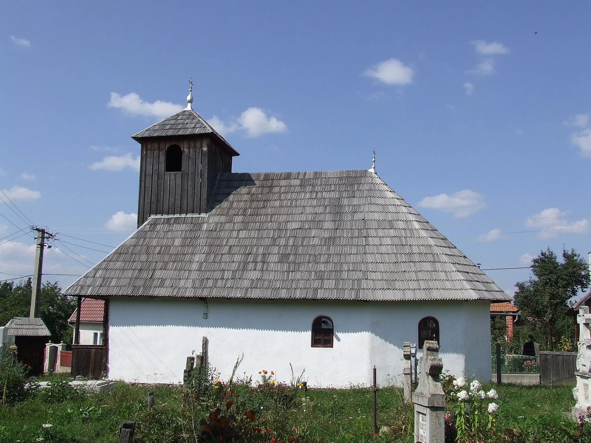 Photo showing: Biserica de lemn din Păpăuți, județul Covasna.