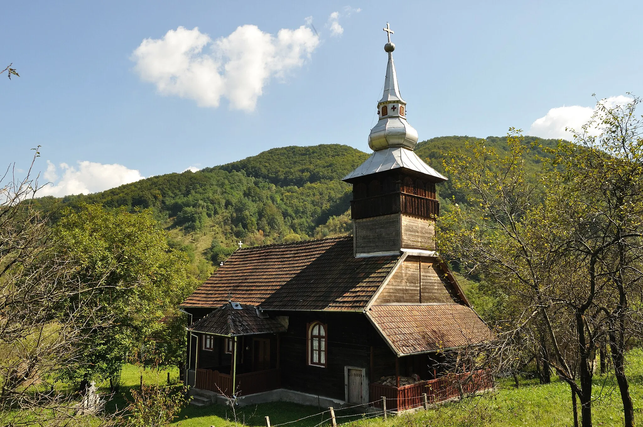 Photo showing: Biserica de lemn din Dumbrava de Jos, județul Hunedoara