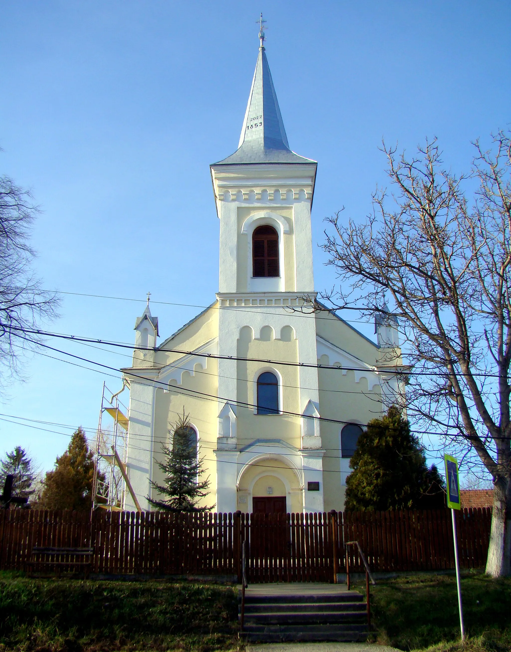 Photo showing: Roman Catholic church in Acățari, Mureș County, Romania