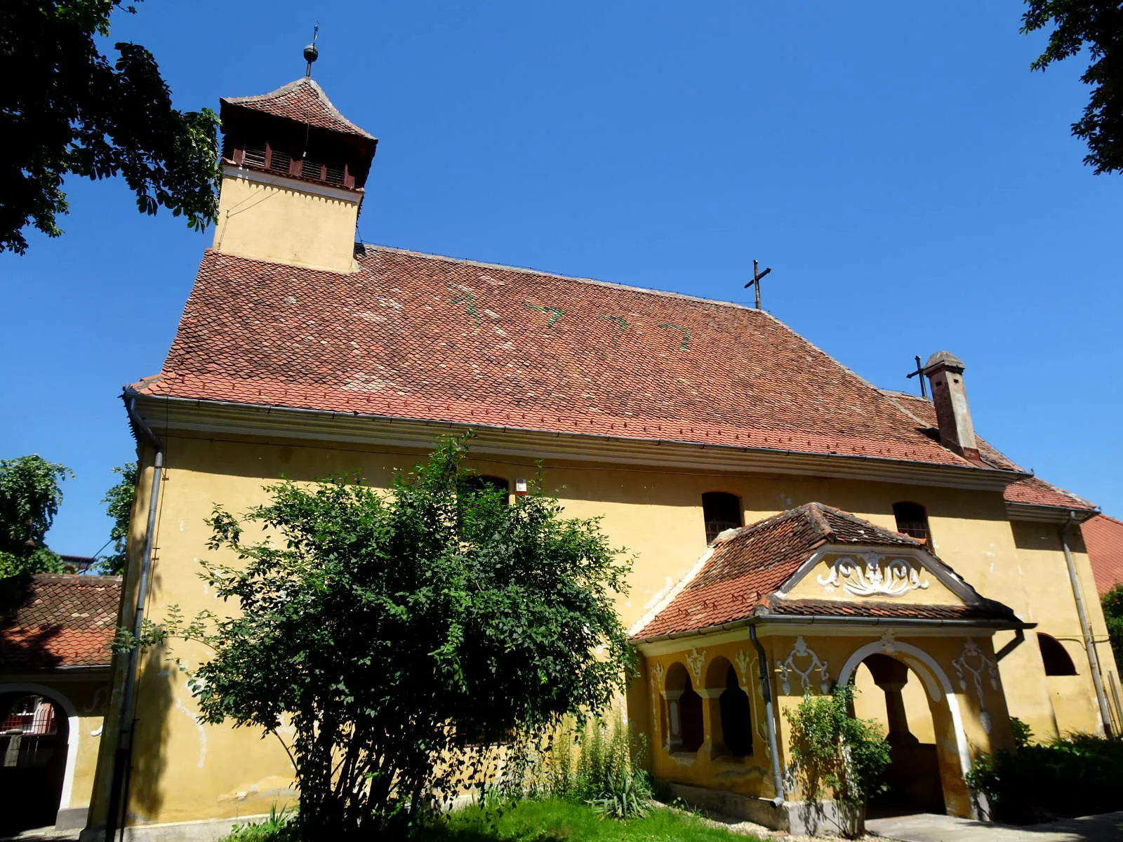 Photo showing: Saxon Evangelical church in Blumana district of Brasov, built in 1777