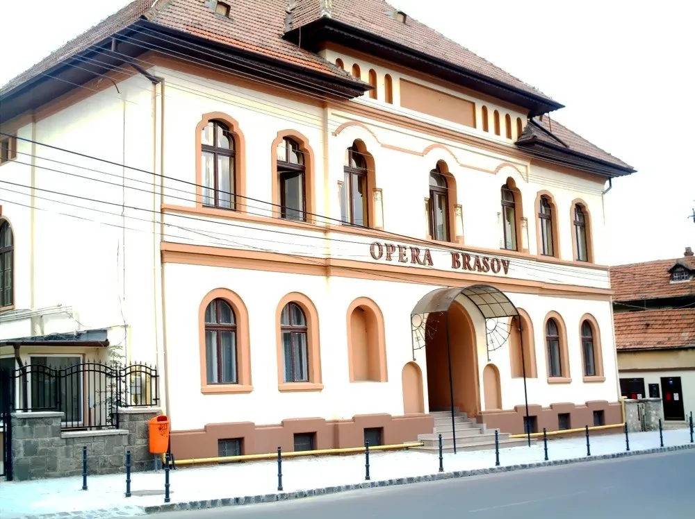 Photo showing: A brassói operaház.