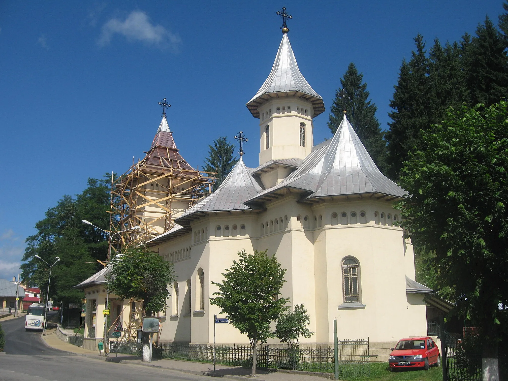 Photo showing: Biserica Nașterea Maicii Domnului din Vatra Dornei