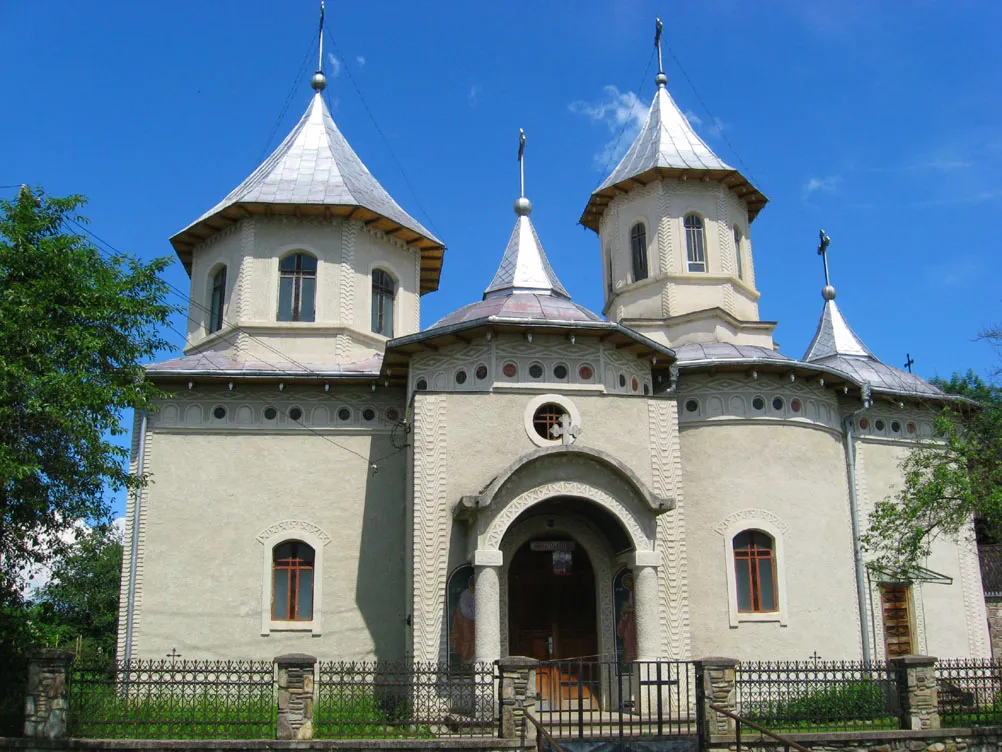 Photo showing: Biserica ortodoxă Sfinții Arhangheli Mihail și Gavriil din Pârteștii de Sus, județul Suceava.
