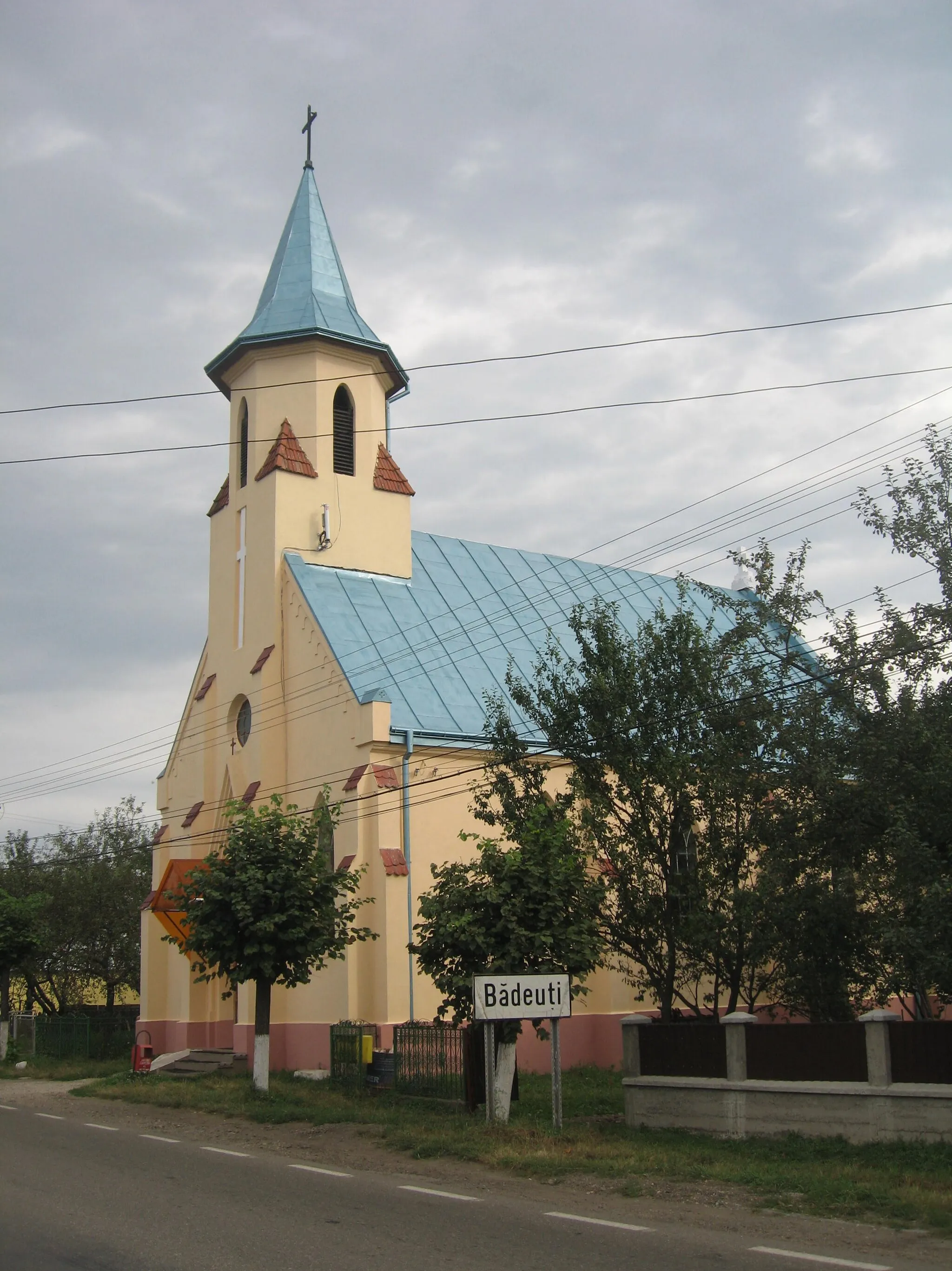 Photo showing: Biserica Sf. Petru si Pavel din Badeuti, Suceava County, Romania, fosta biserică evanghelică