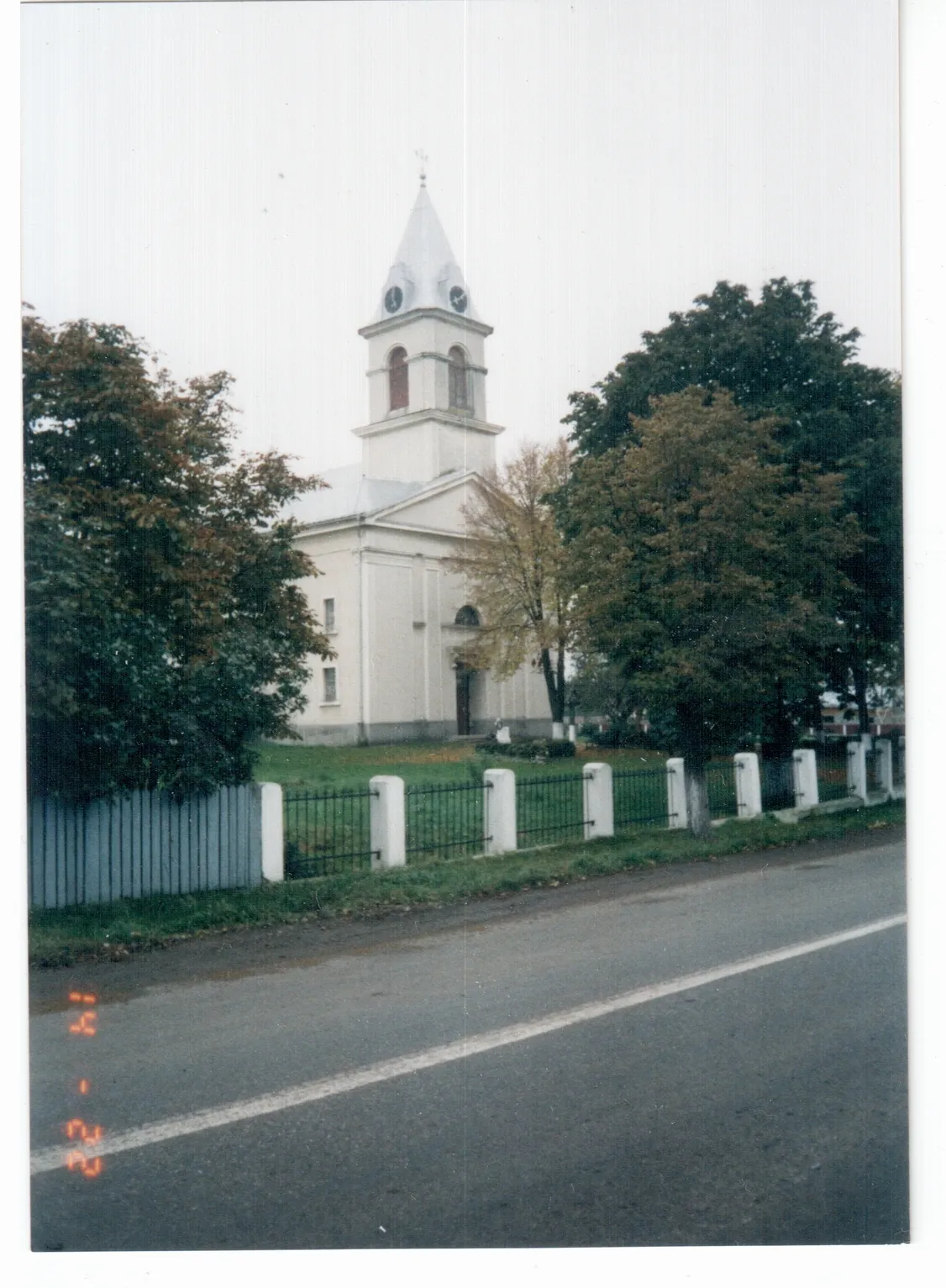 Photo showing: Roman catholic church in Dorneşti, Bukovina, Romania