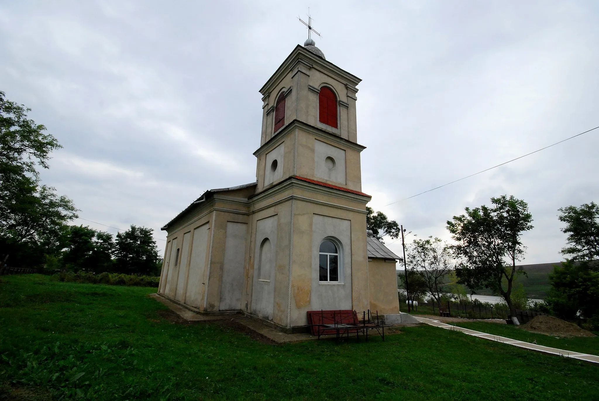 Photo showing: Biserica "Adormirea Maicii Domnului"