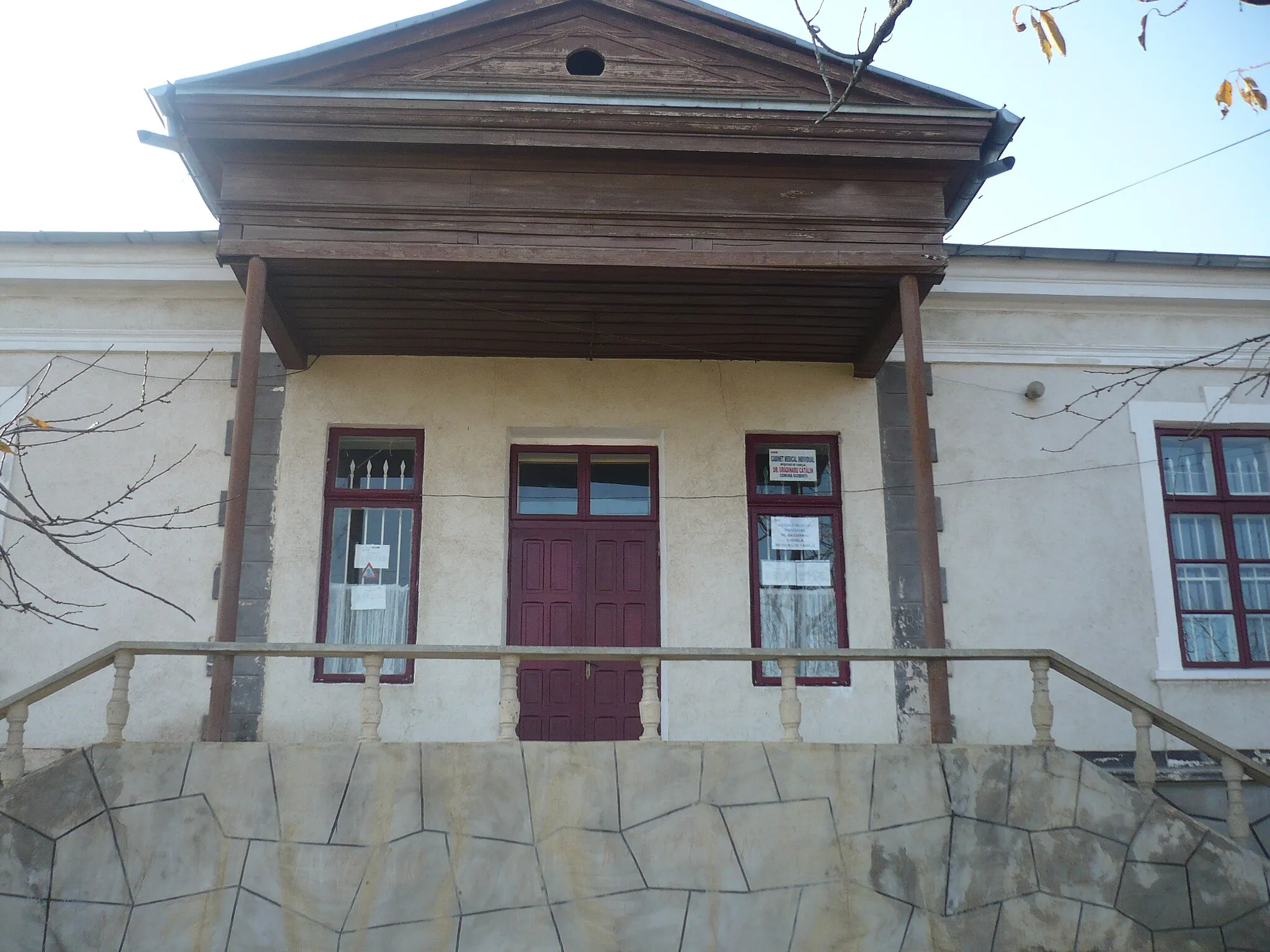 Photo showing: Clădirea Dispensarului medical(fostă casă boierească)