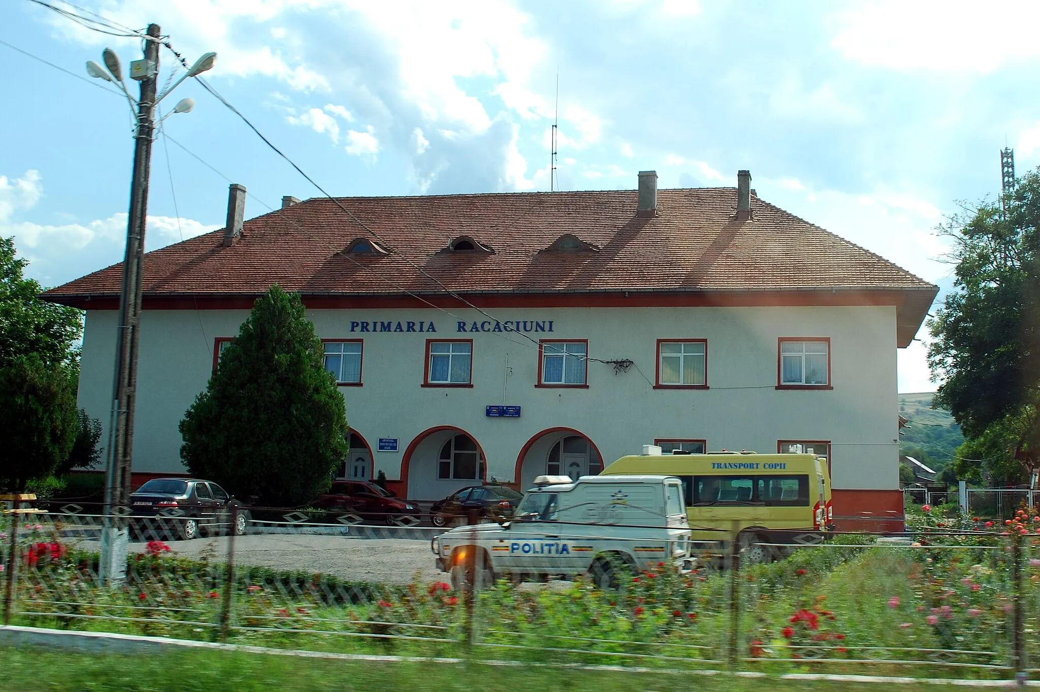 Photo showing: Răcăciuni, Bacău County, Romania. Town hall.