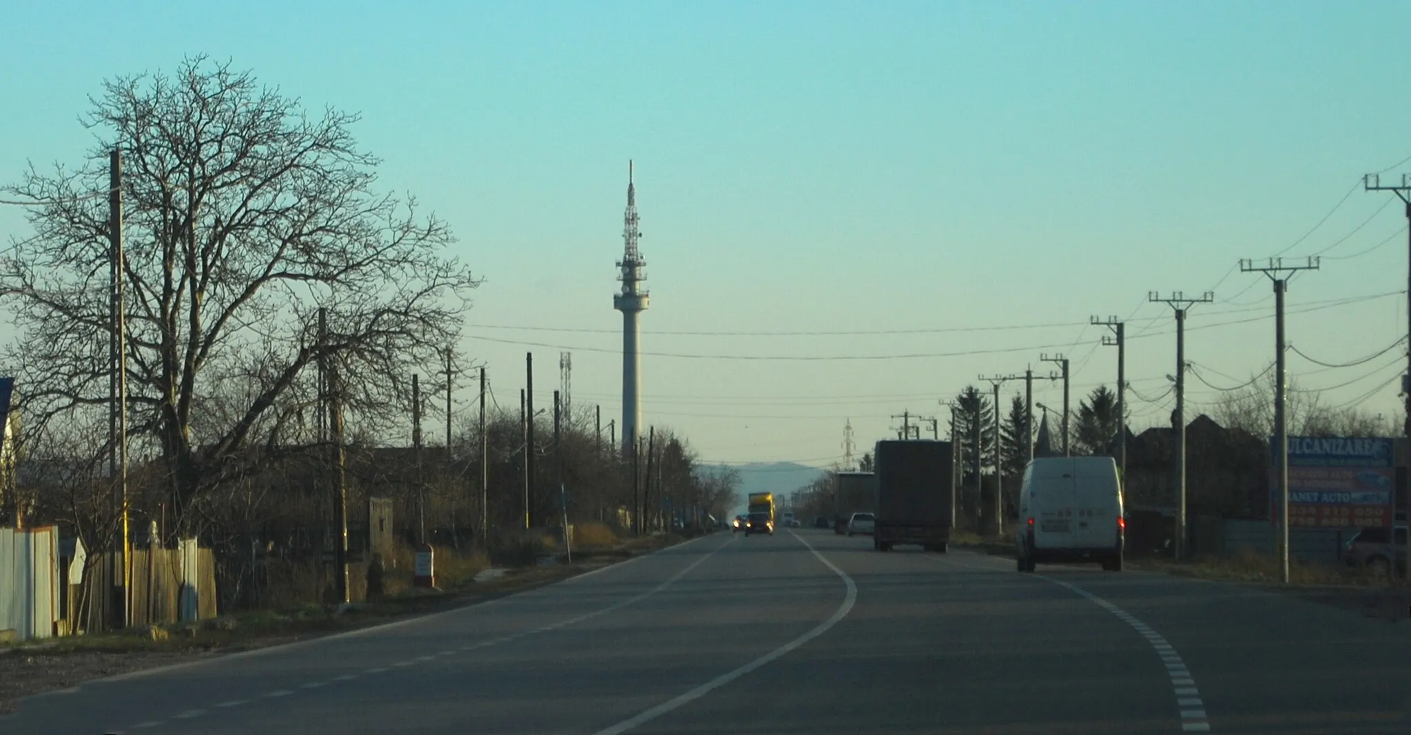 Photo showing: Bacău television relay seen from Bogdan Vodă, Bacău County, Romania