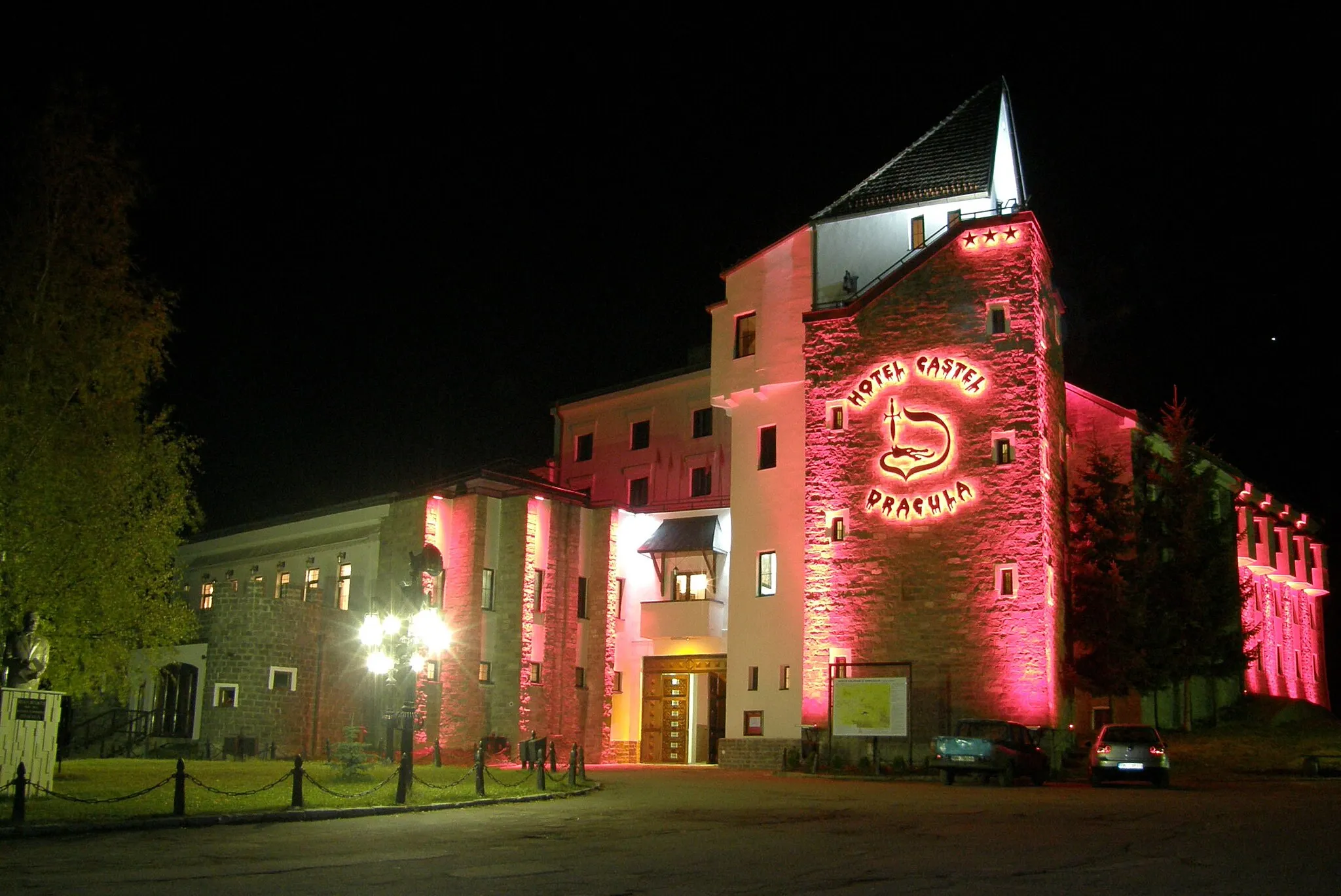 Photo showing: Hotel Dracula, Pasul Tihuta, Romania