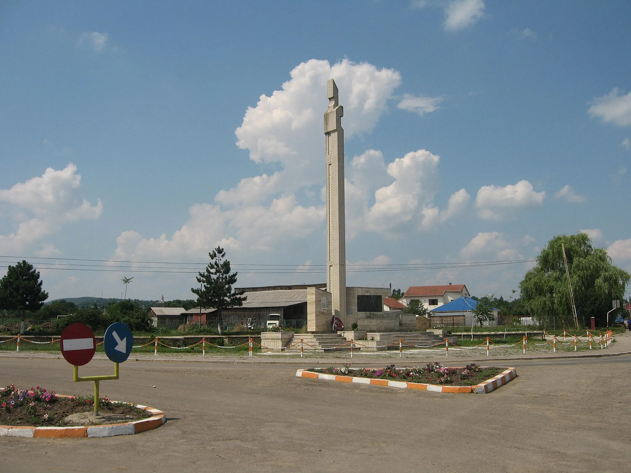 Photo showing: monument