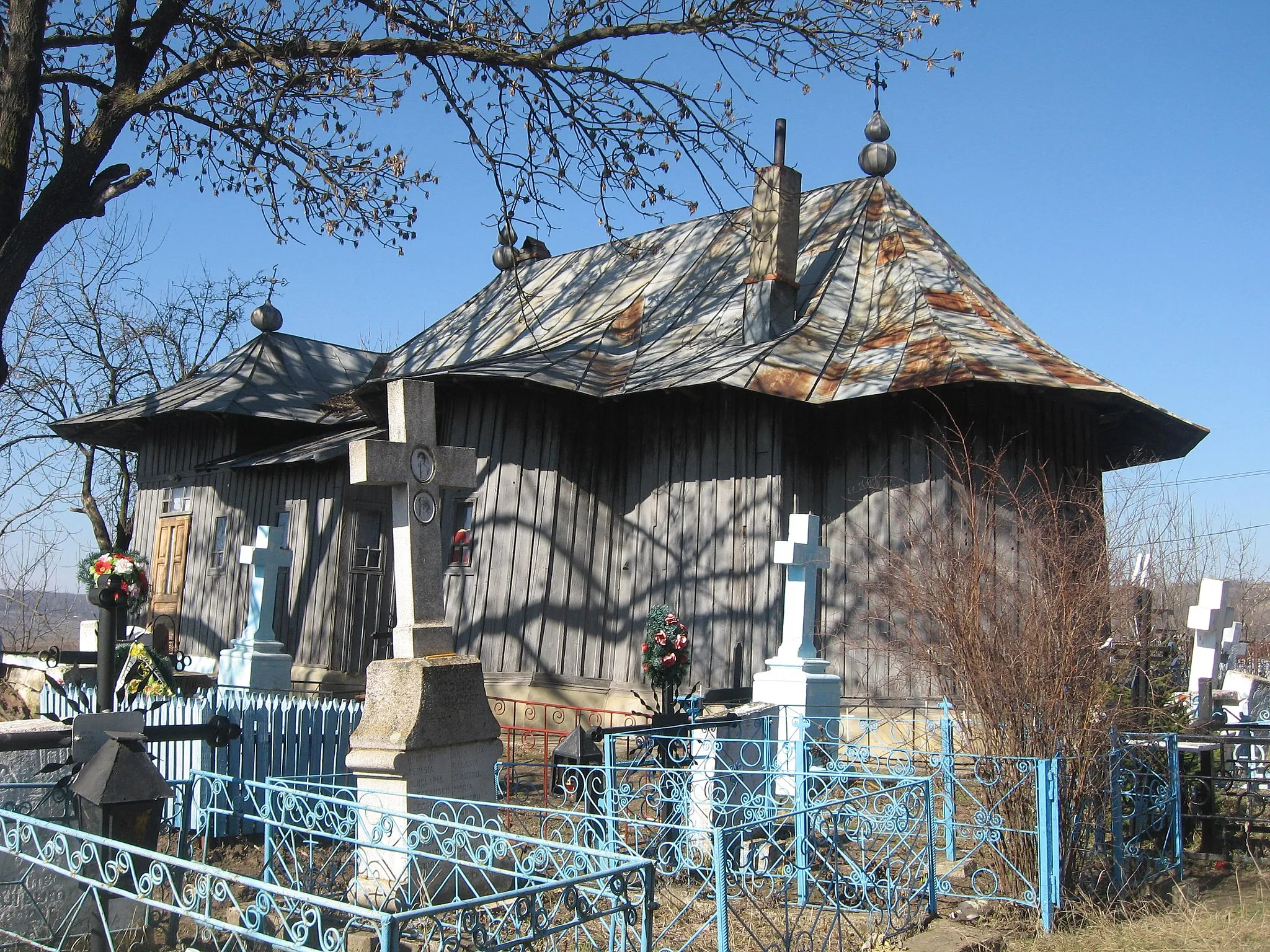 Photo showing: Biserica de lemn din Ipatele