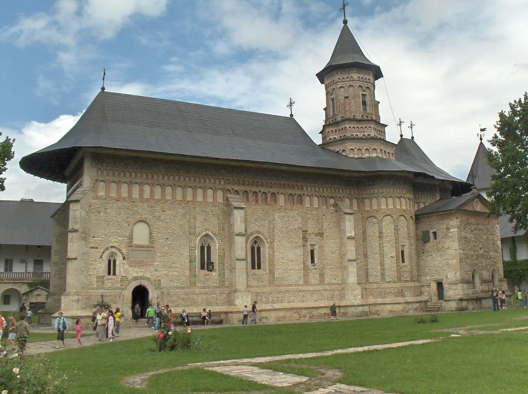 Photo showing: The 14th Century Church of Neamţ Monastery, beautiful example of Moldavian architecture
