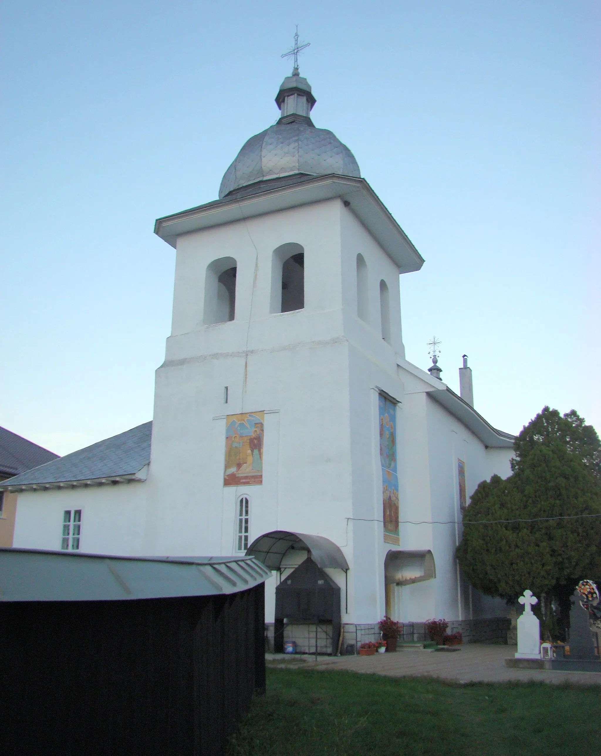 Photo showing: Church of the Pentecost in Gârcina, Neamț County, Romania