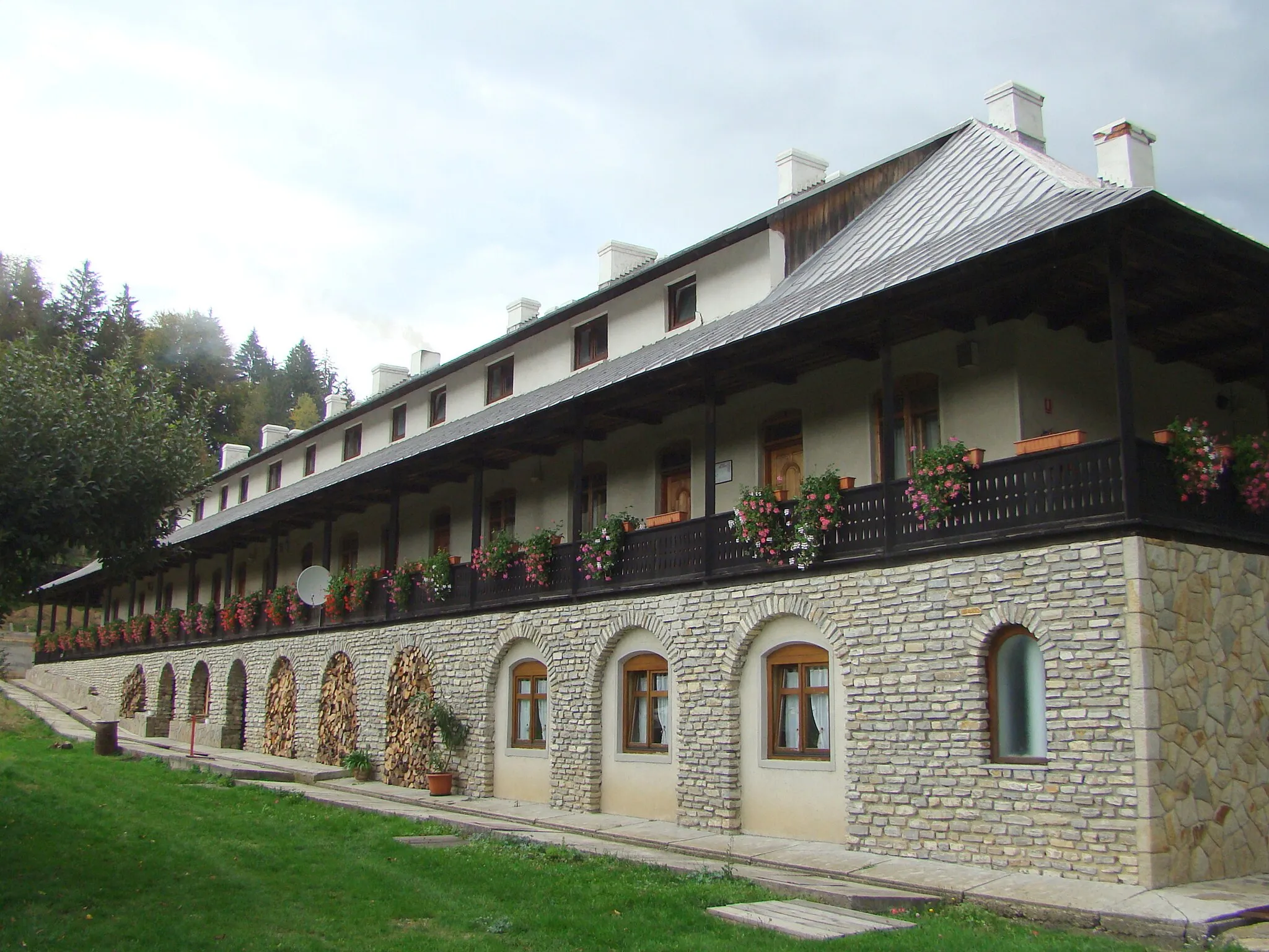 Photo showing: Almaș Monastery, Neamț County, Romania