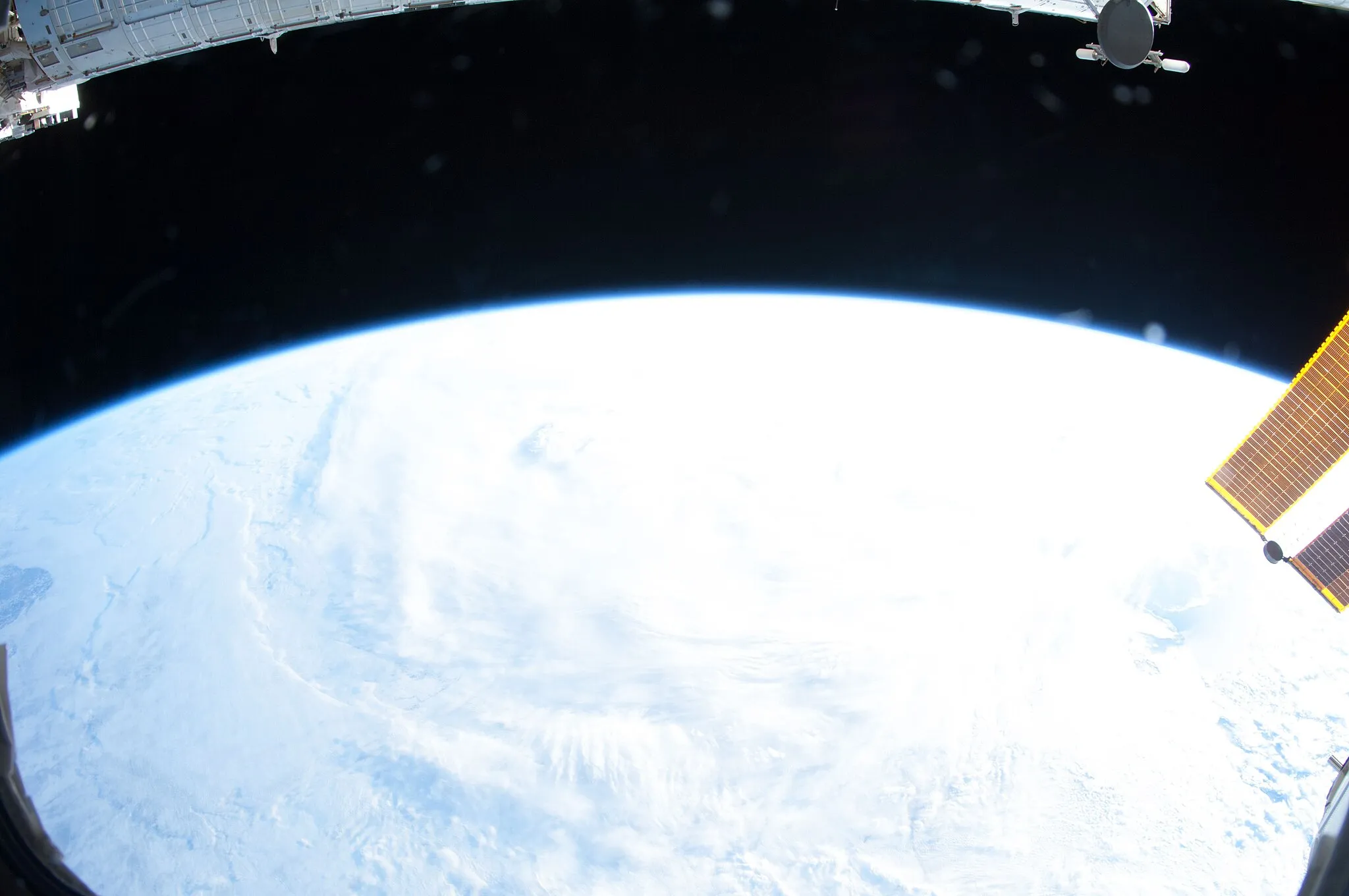 Photo showing: View of Earth taken during ISS Expedition 34.