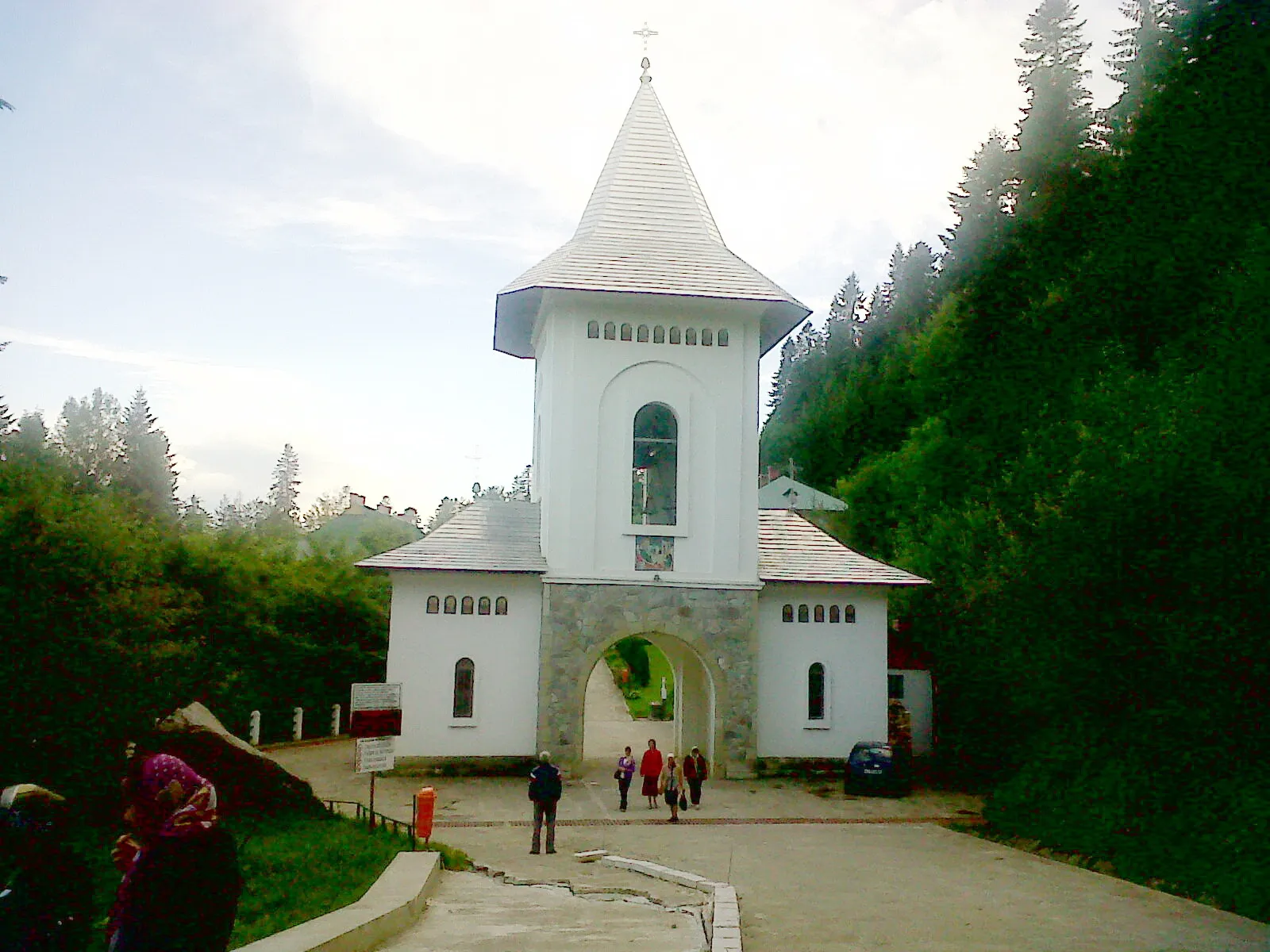 Photo showing: Schitul Sihla cu hramul " Nasterea Sfantului loan Botezatorul, Schimbarea la Fata, Cuvioasa Teodora de la Sihla" din Vanatori, jud. Neamt