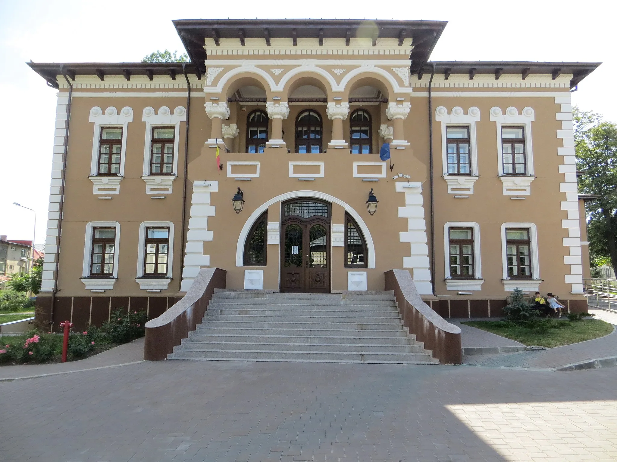 Photo showing: Ion Irimescu Art Museum, Fălticeni, Suceava County, Romania.