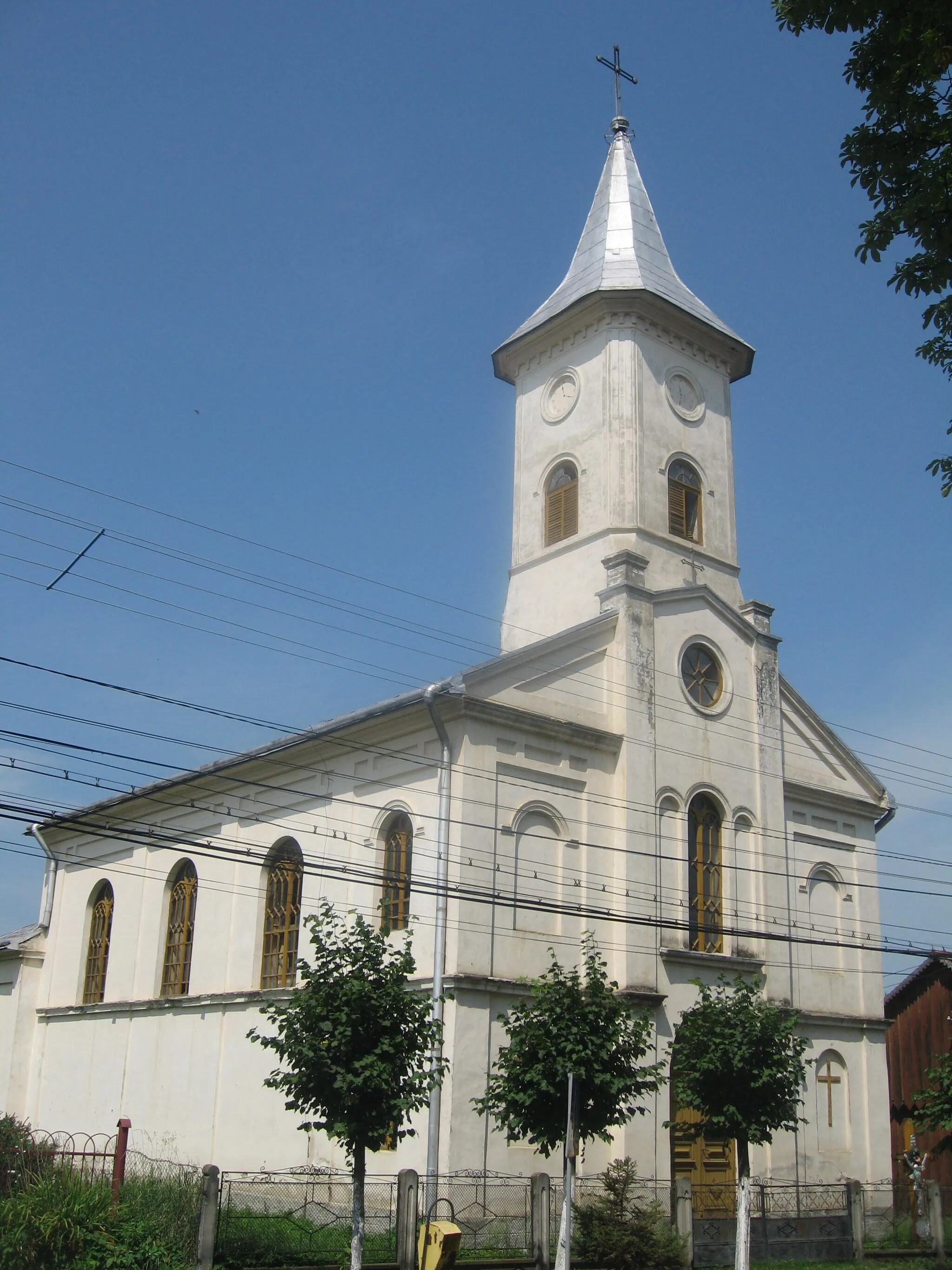 Photo showing: Biserica romano-catolică din Arbore