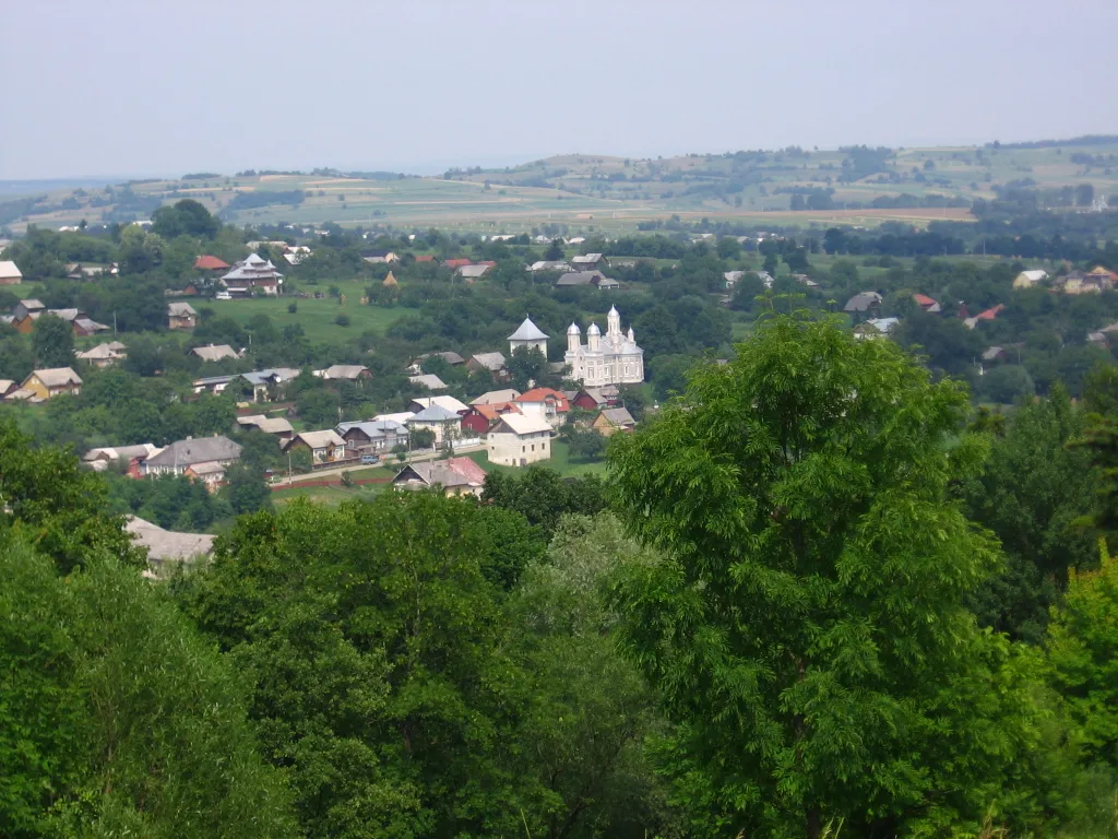 Photo showing: Panorama Cacica - Biserica Ortodoxa