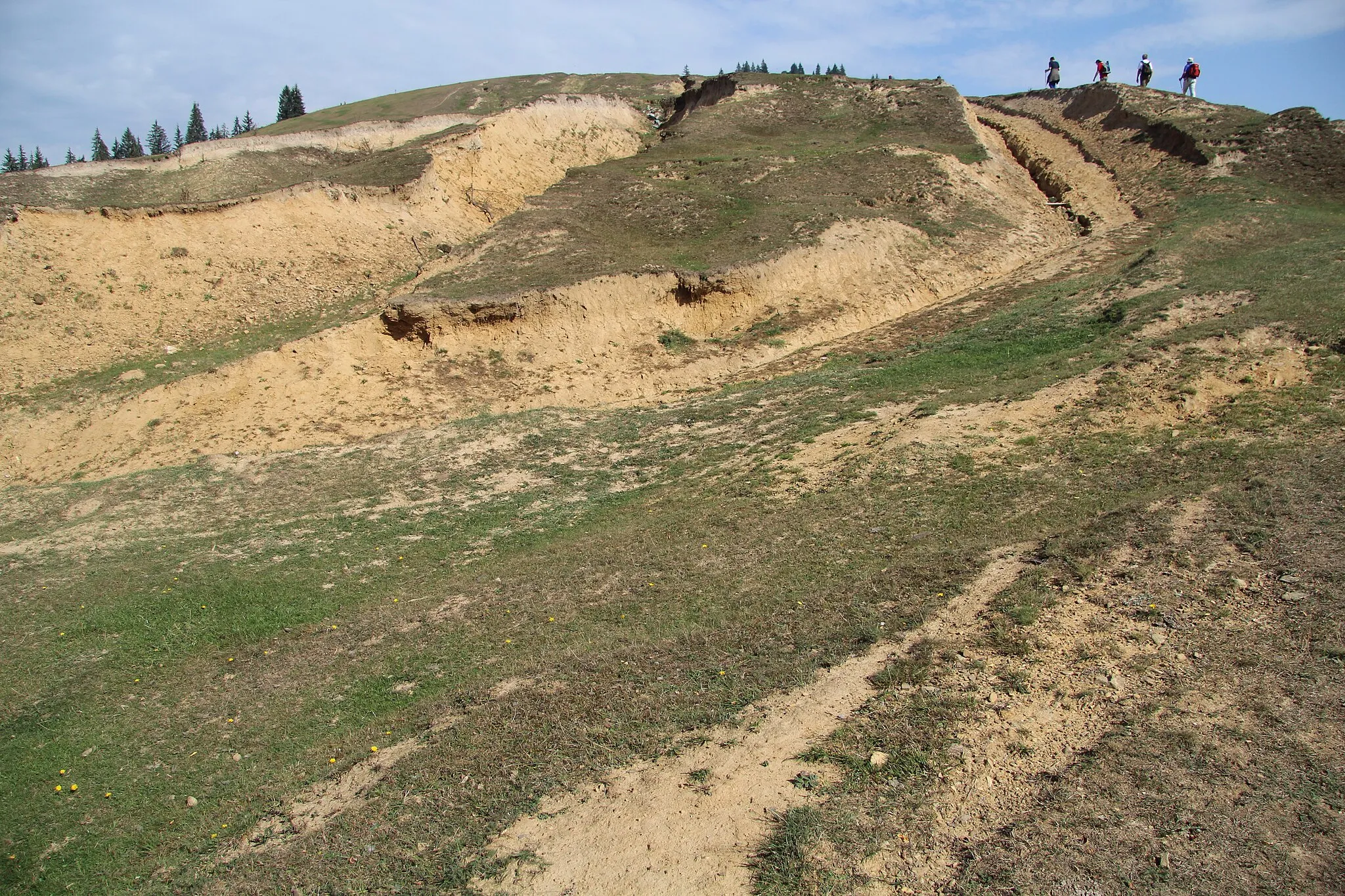 Photo showing: Erosion an einem Berghang bei Moldovita, Kreis Suceava, Rumänien