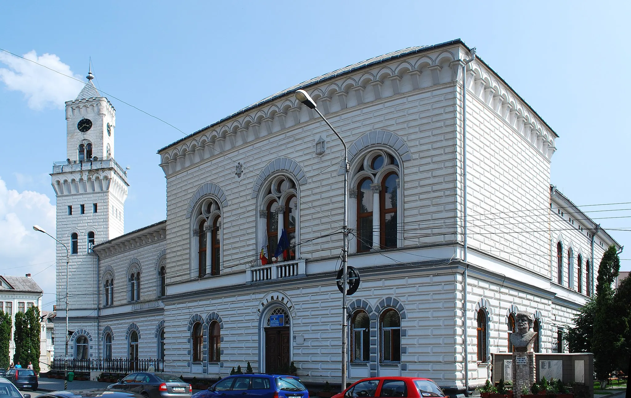 Photo showing: Vatra Dornei, Romania, city hall.