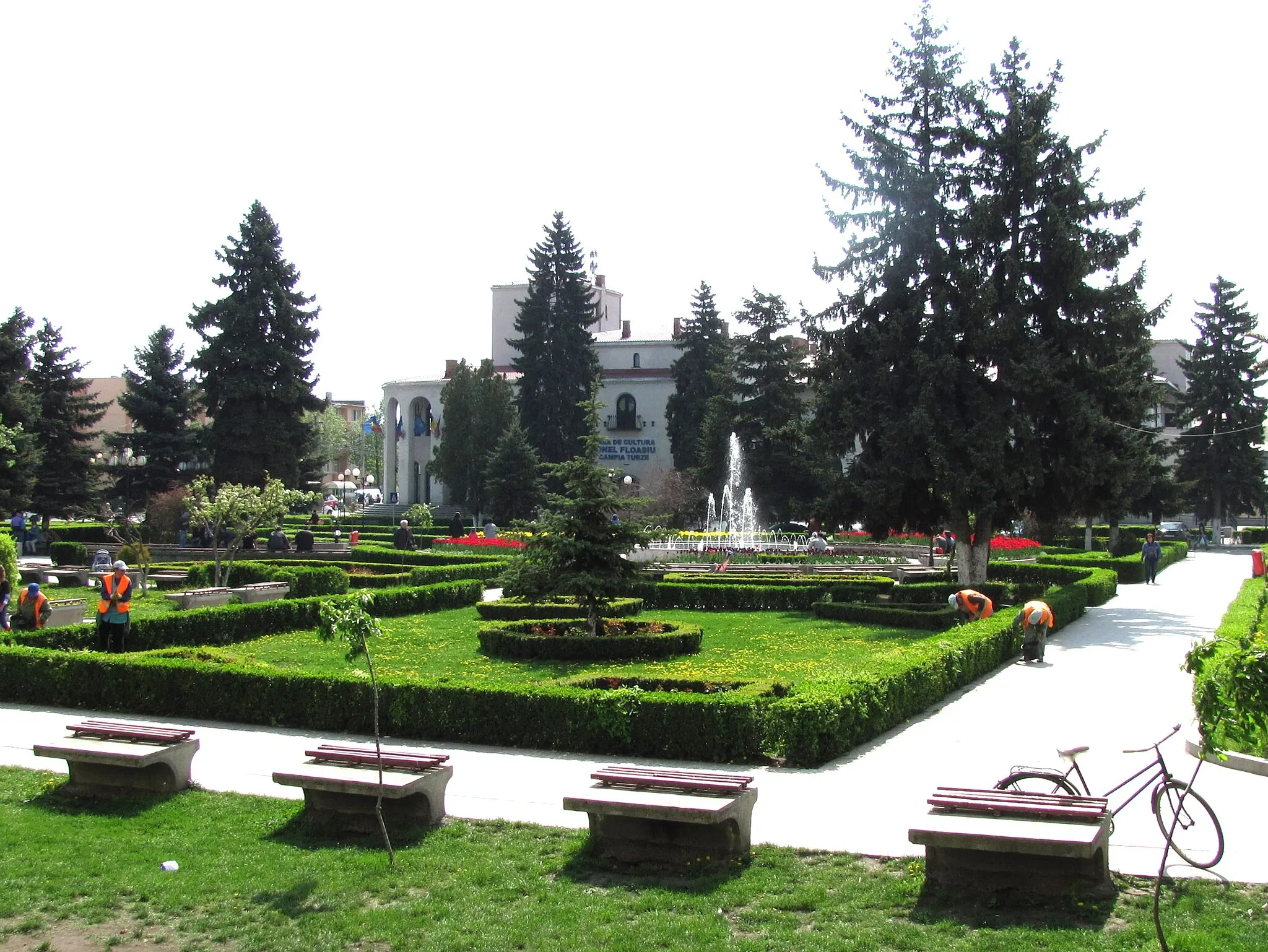 Photo showing: Câmpia Turzii, parcul din centrul orasului