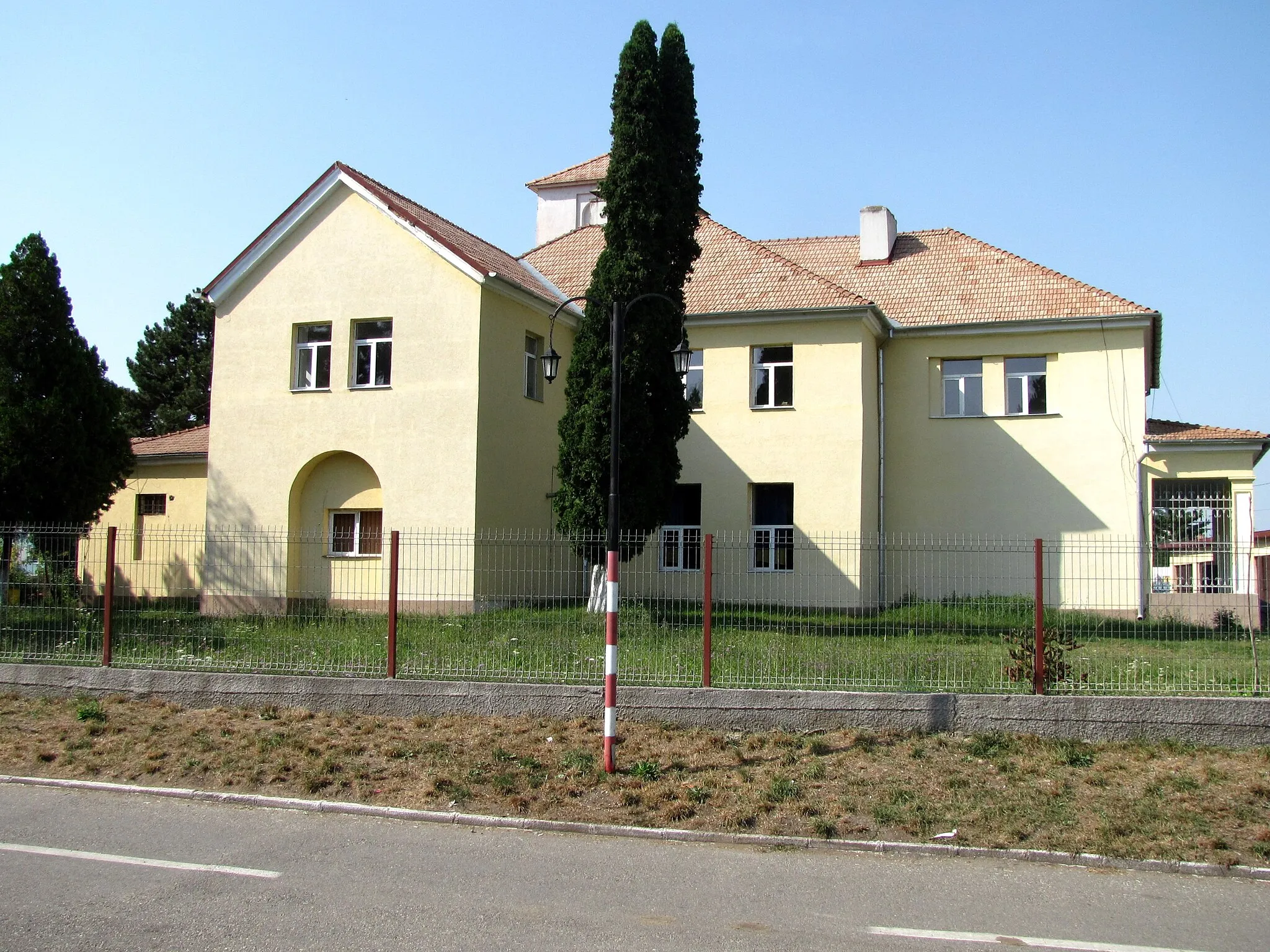 Photo showing: Câmpia Turzii, Str.Parcului nr.10, Clubul copiilor