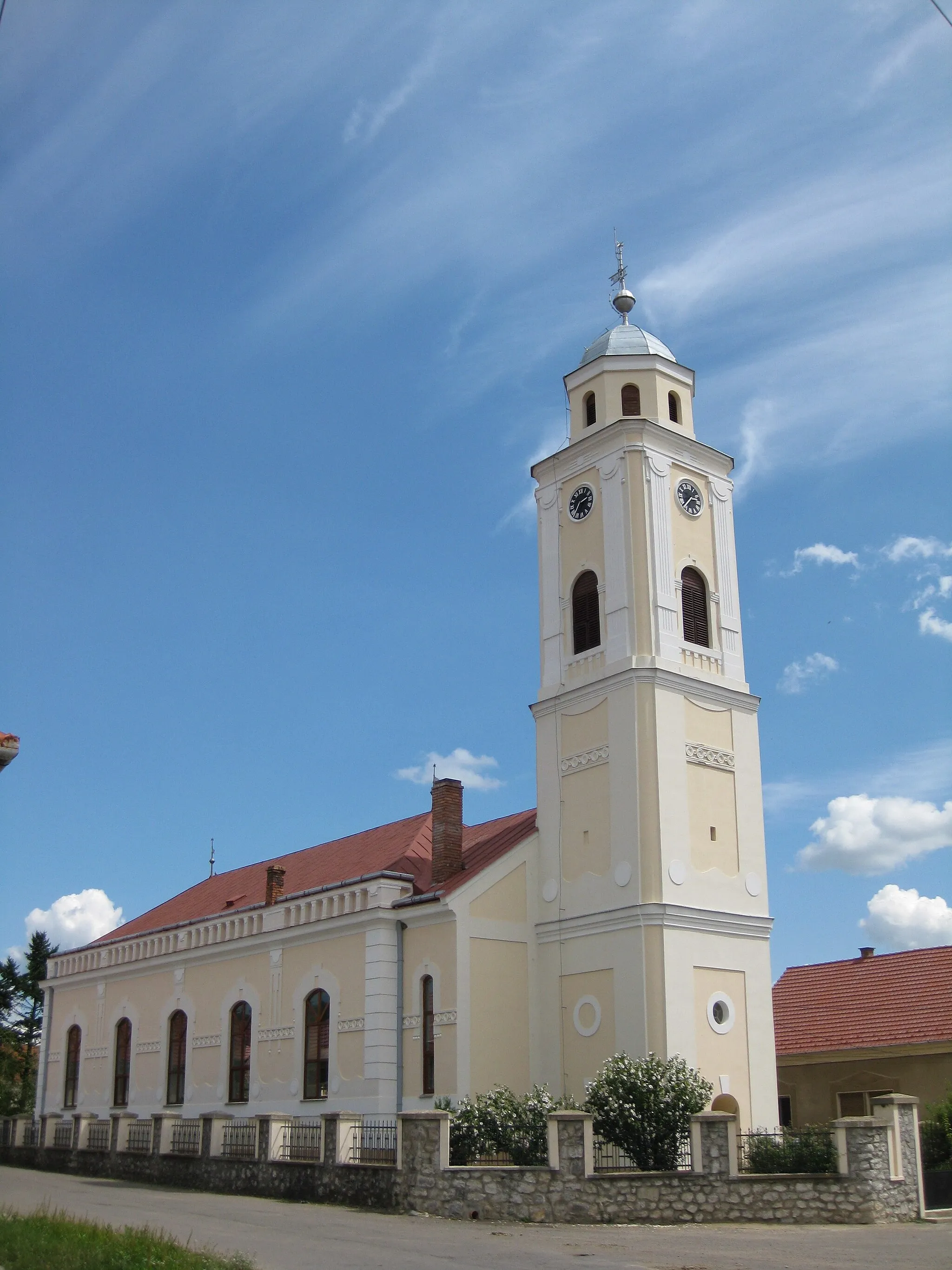 Photo showing: Alesd - reformed church