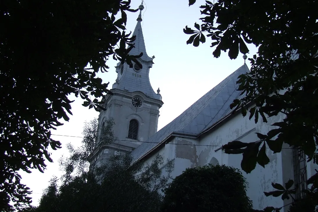 Photo showing: Church in Tăşnad town, Satu Mare County, Romania