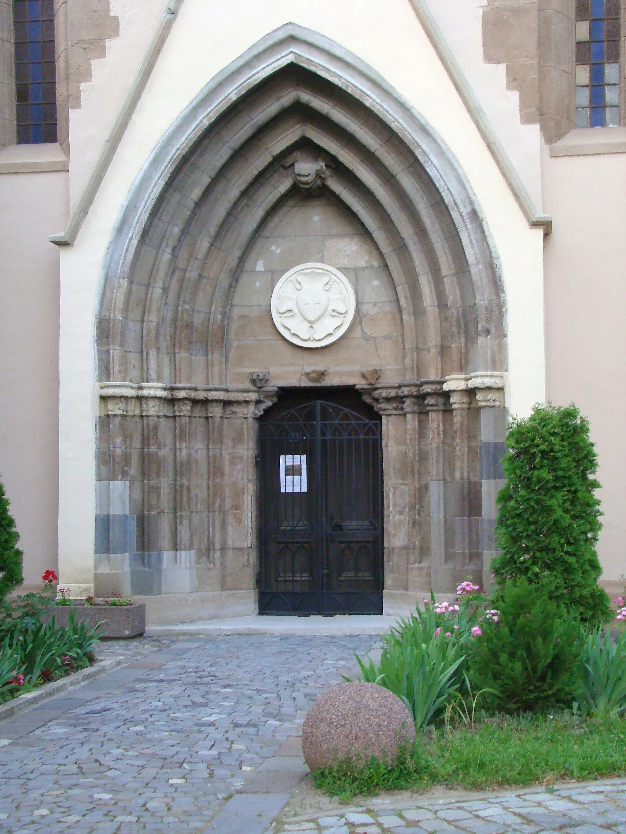 Photo showing: Lutheran church in Reghin, Mureş county, Romania
