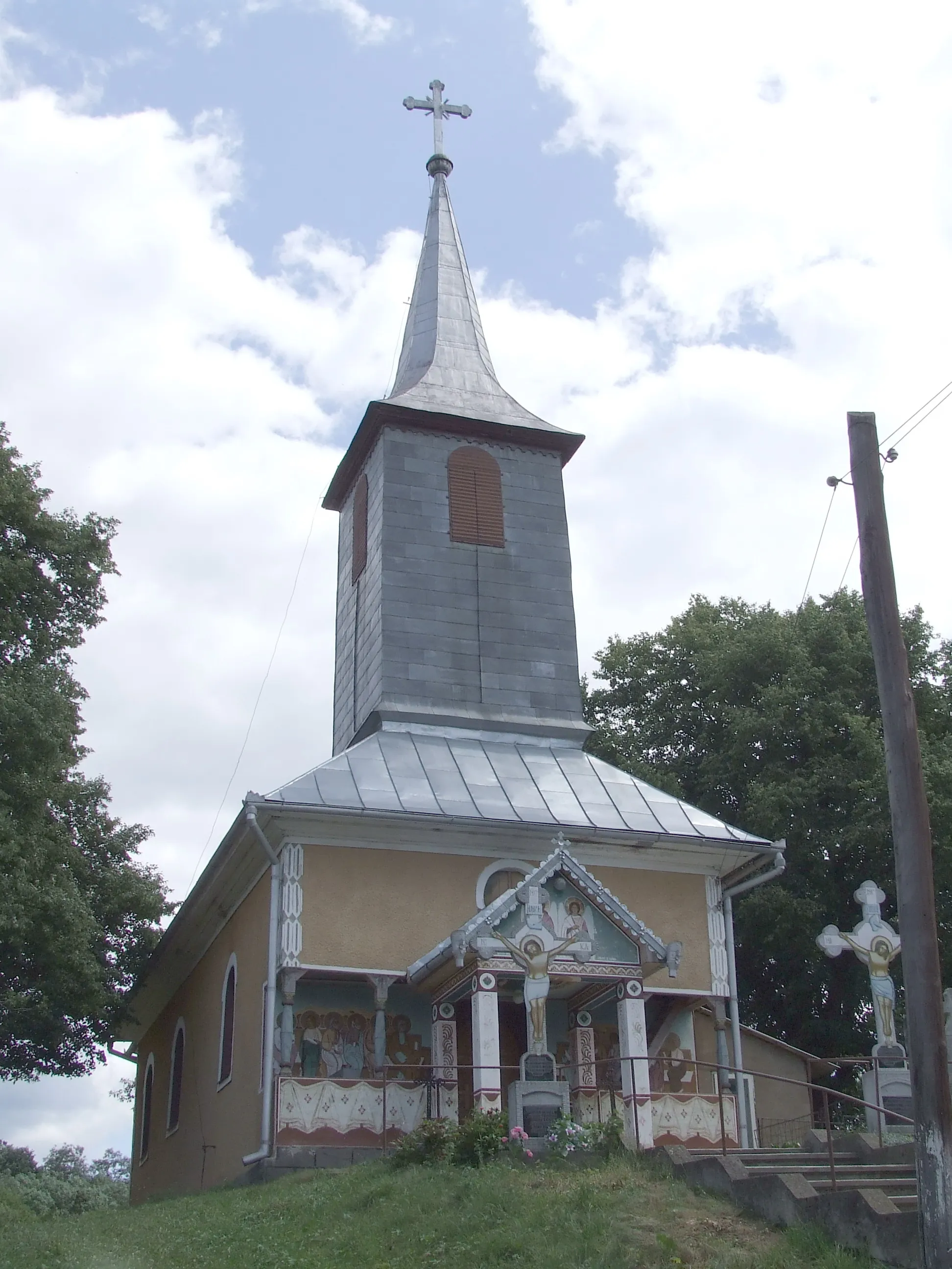 Photo showing: Biserica de lemn din Măgurele, județul Bistrița-Năsăud.