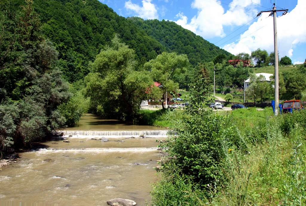 Photo showing: Fiad, Bistriţa-Năsăud and River Sălăuţa