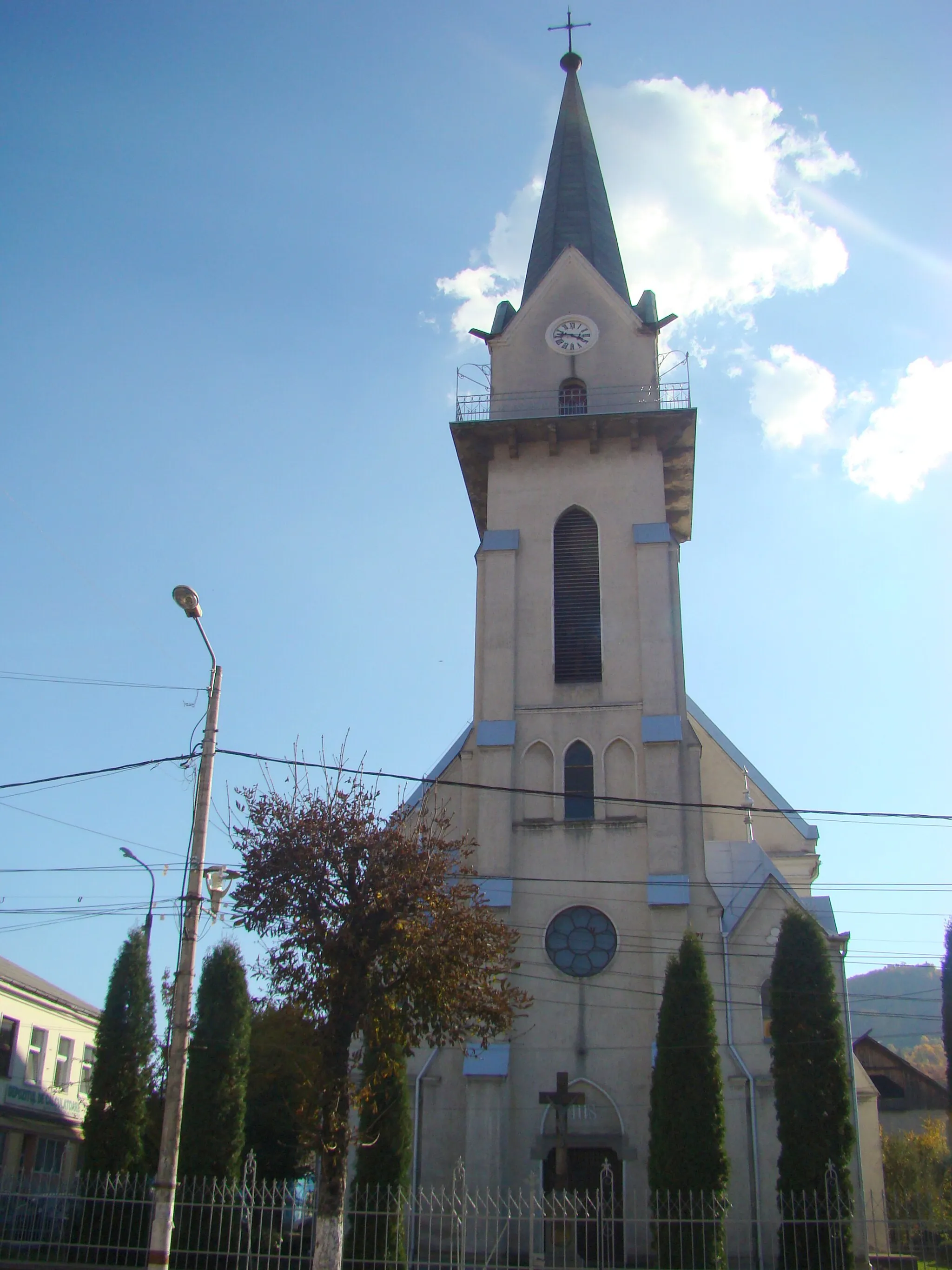 Photo showing: Biserica romano-catolică "Ioan și Ana", oraș Vișeu de Sus